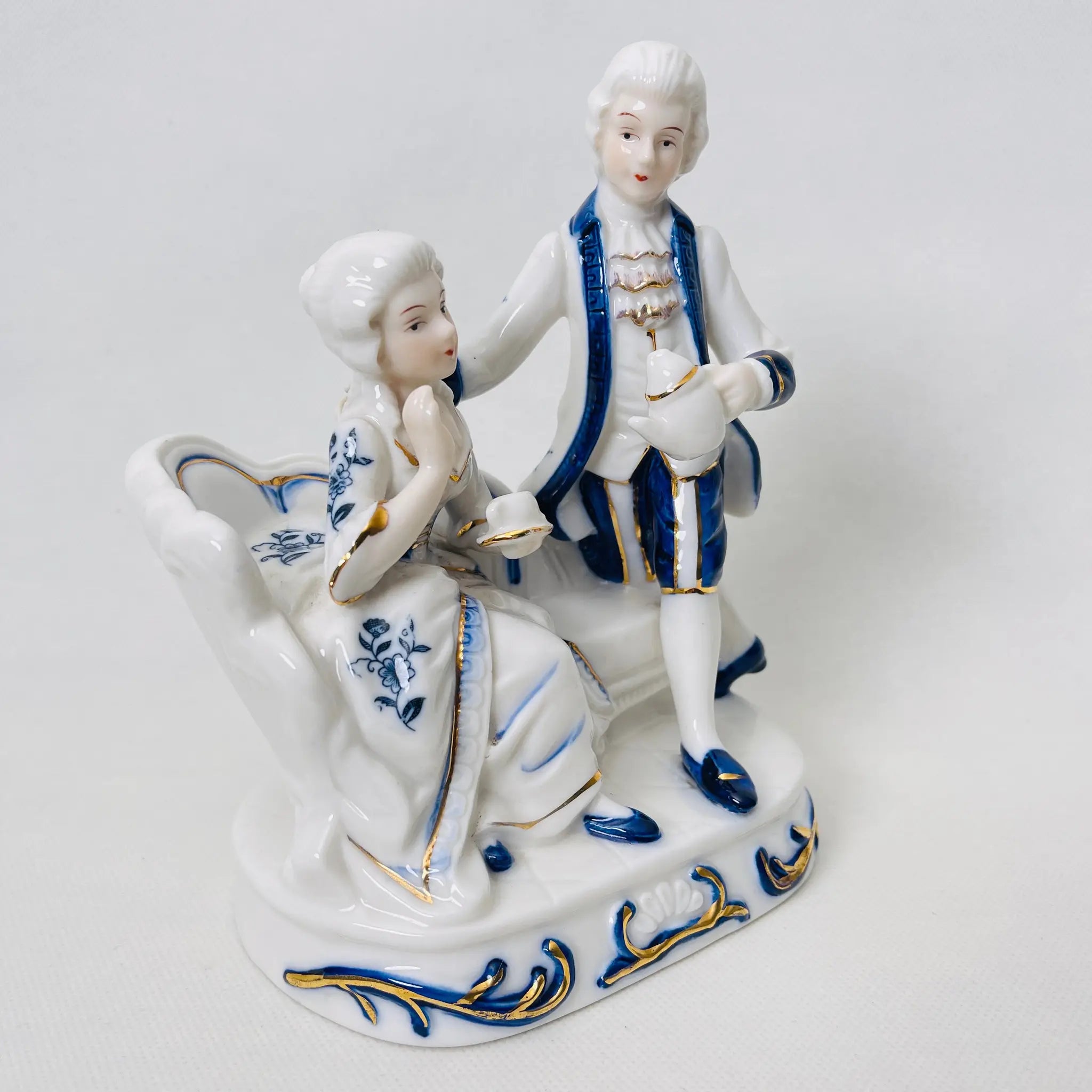 [Vintage] Figurine (Ceramic Doll) / Tea Time