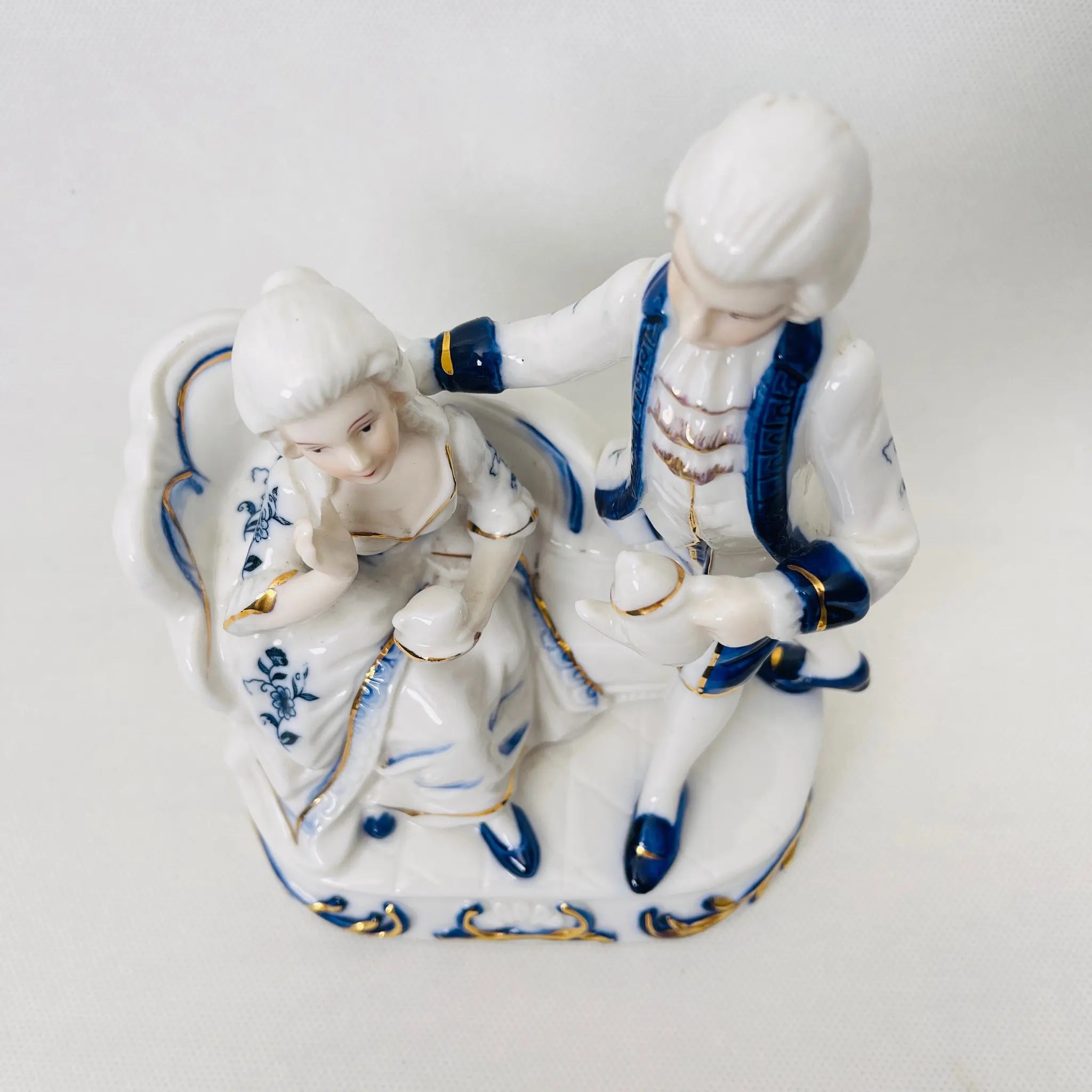 [Vintage] Figurine (Ceramic Doll) / Tea Time