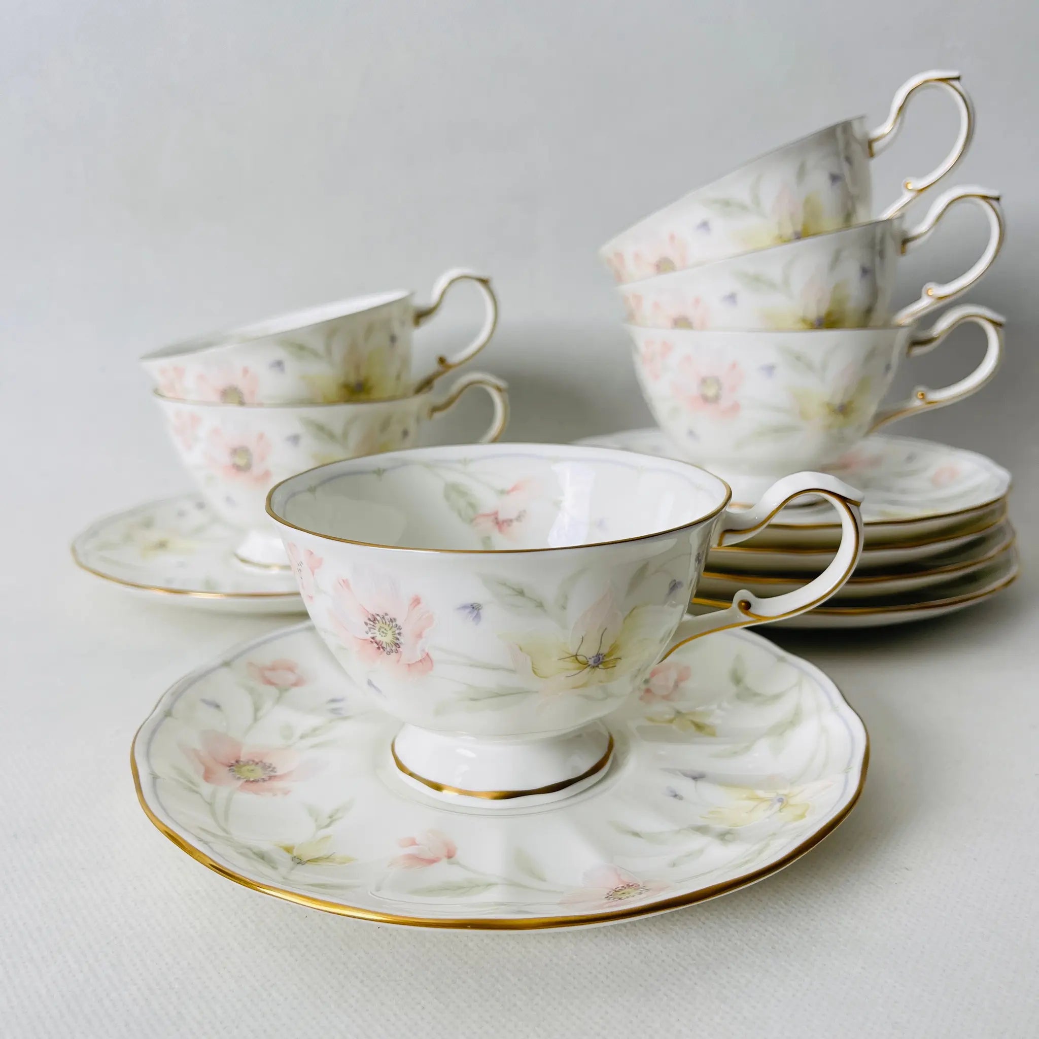 【リユース】ティーカップ　6個セット NARUMI / パステルガーデン  Bone China 日本 / 未使用 箱付き