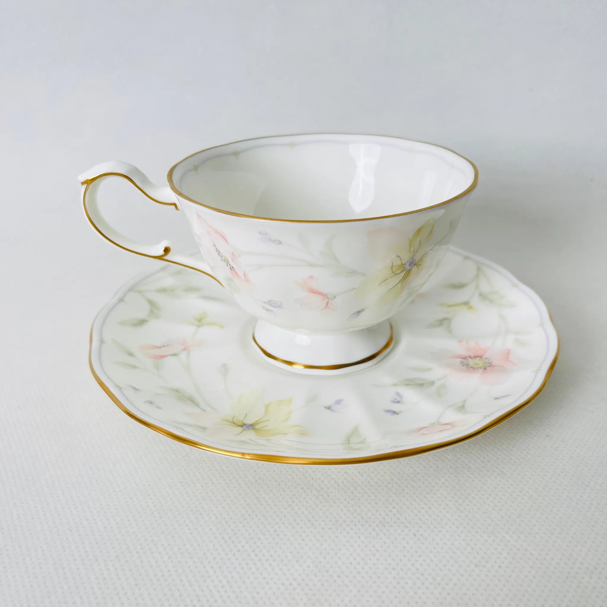 【リユース】ティーカップ　6個セット NARUMI / パステルガーデン  Bone China 日本 / 未使用 箱付き