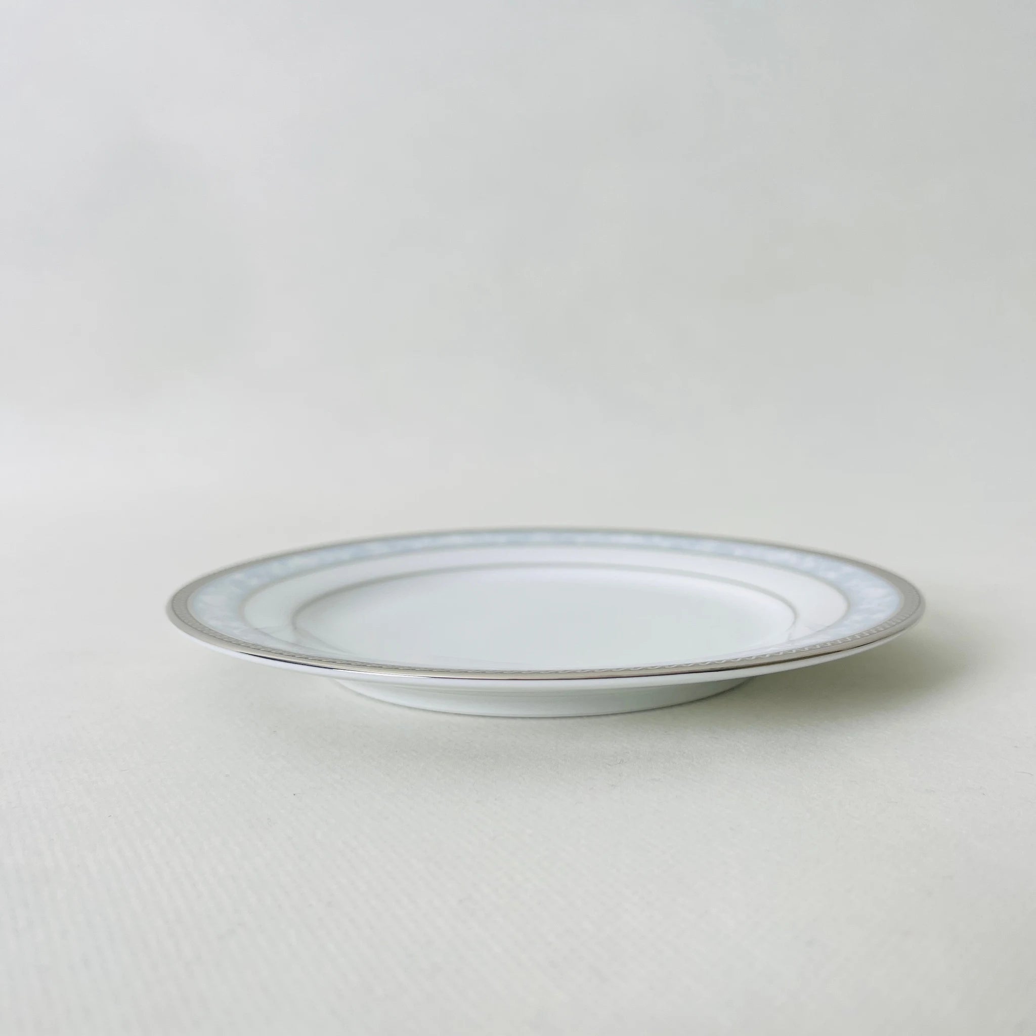 【リユース】パーティーセット　大皿×1　小皿×5　ハンプシャープラチナ Noritake / 未使用 箱付き