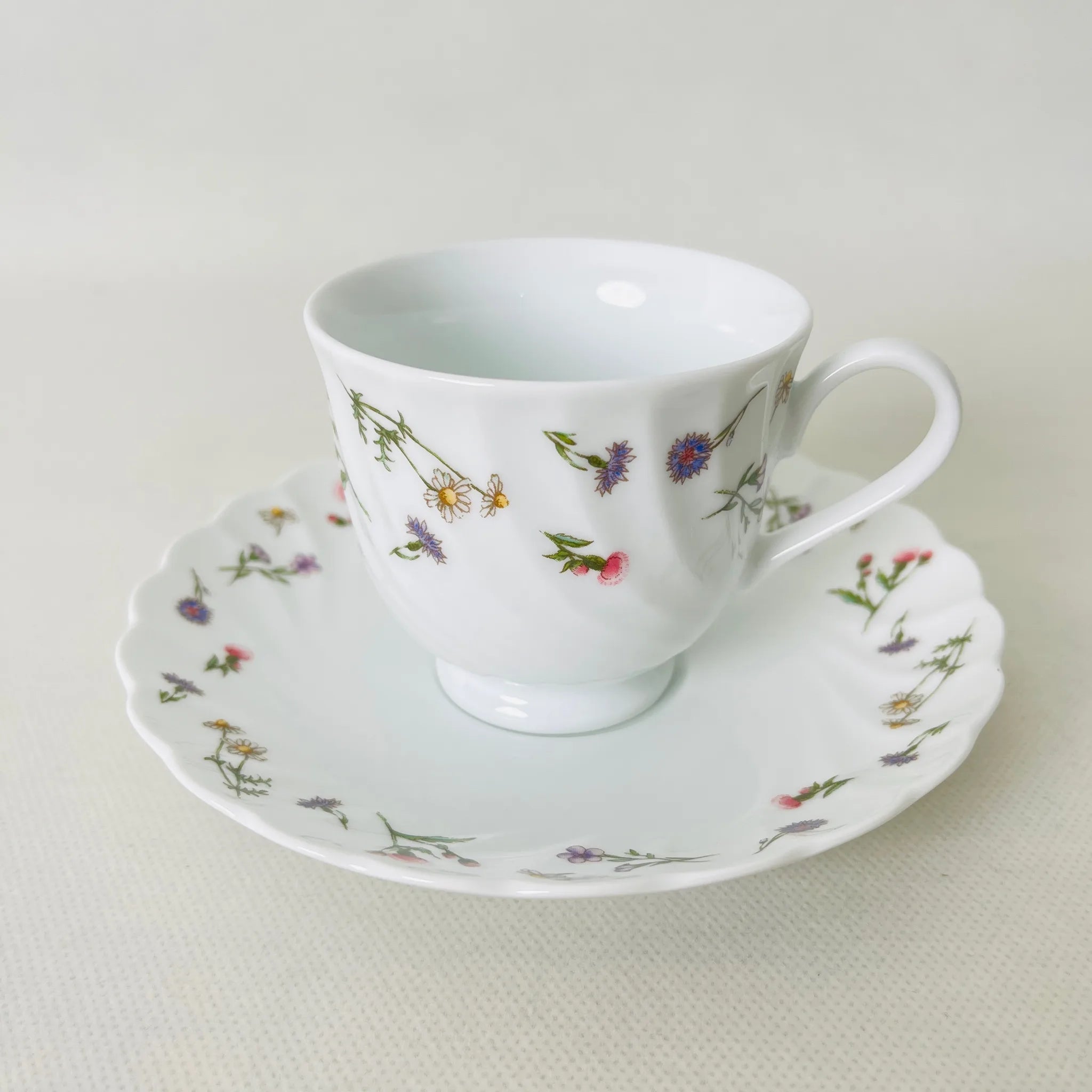 【リユース】サロンセット　大皿×1　ティーカップセット×5　小花柄 Noritake /  未使用 箱付き