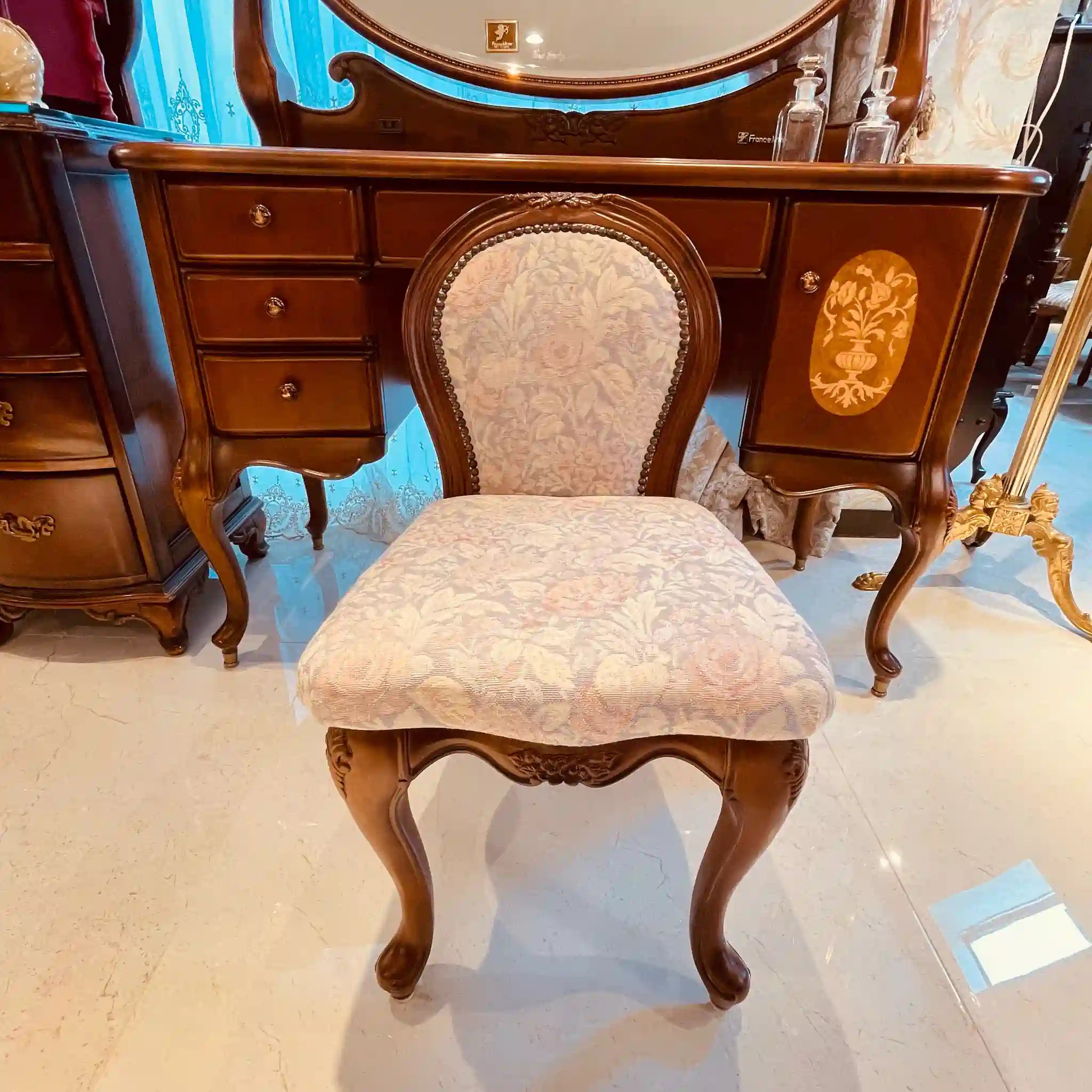 【リユース】 アンティーク調ドレッサー / チェア付き 猫脚