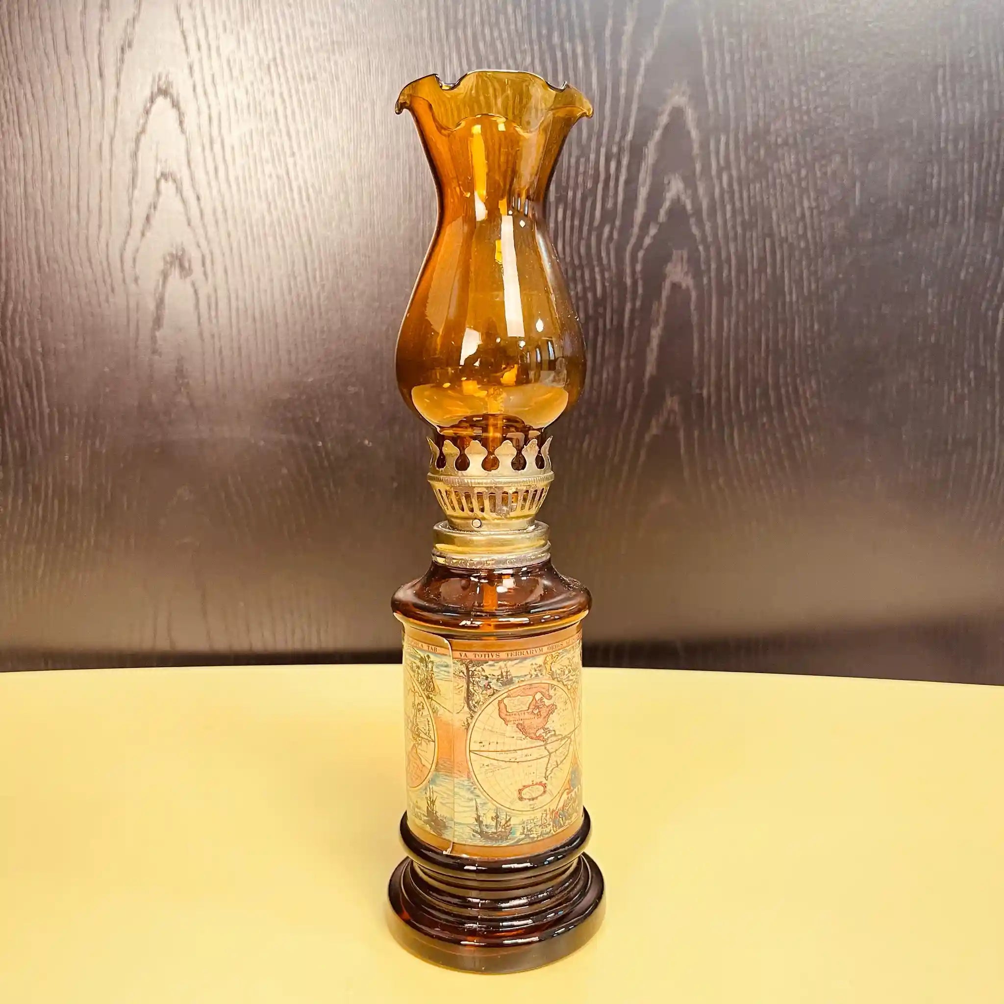 [Vintage] Oil Lamp