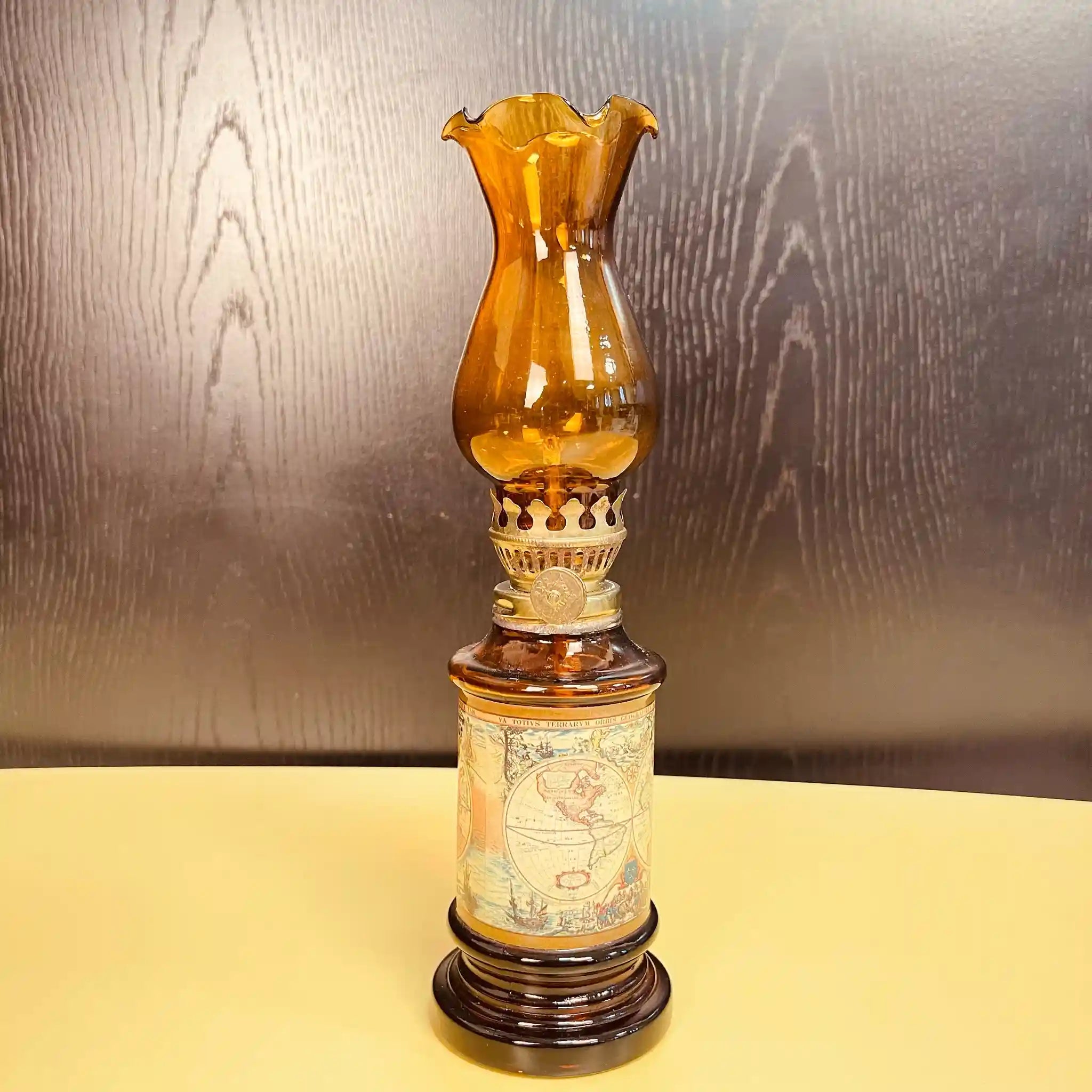 [Vintage] Oil Lamp
