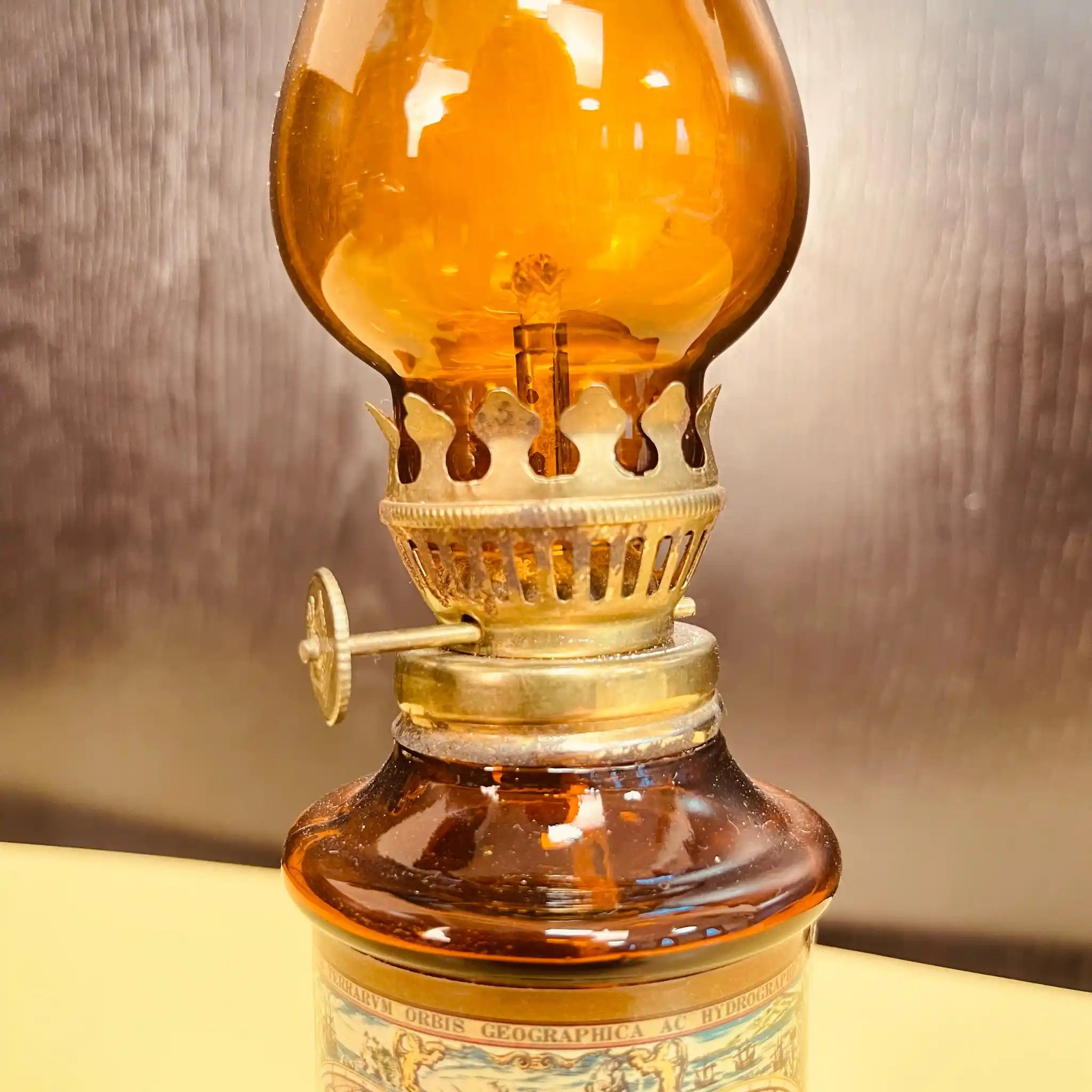 [Vintage] Oil Lamp
