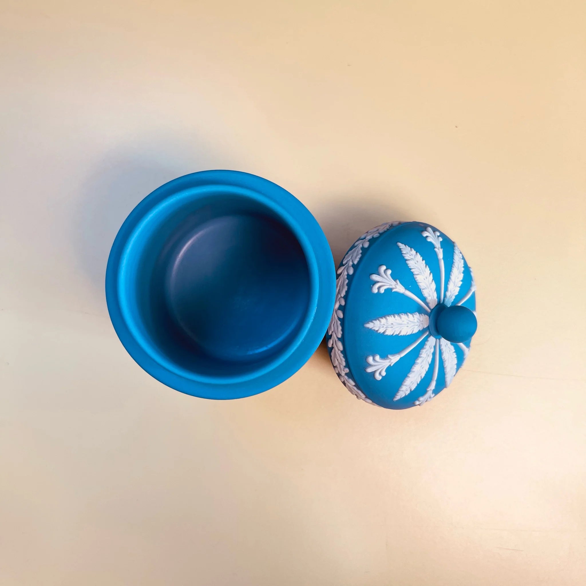 【アンティーク】 キャニスター　WEDGEWOOD(ウェッジウッド) ジャスパーウェア　1775年代