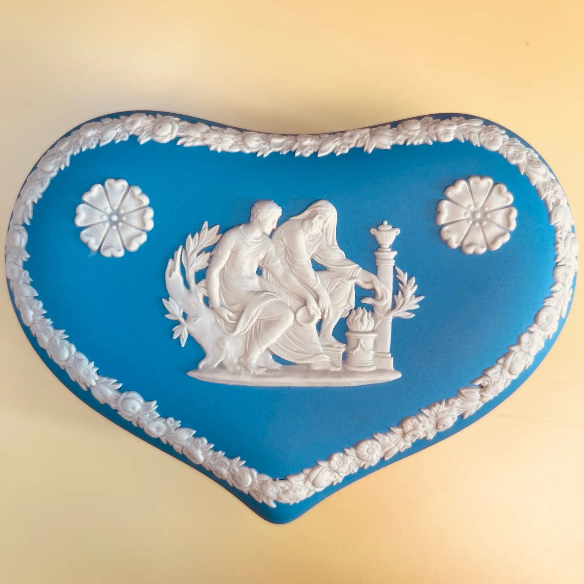 【アンティーク】蓋付き小物入れ WEDGEWOOD(ウェッジウッド) / ジャスパーウェア / 1775年代 ストーンウェア / イギリス /  /