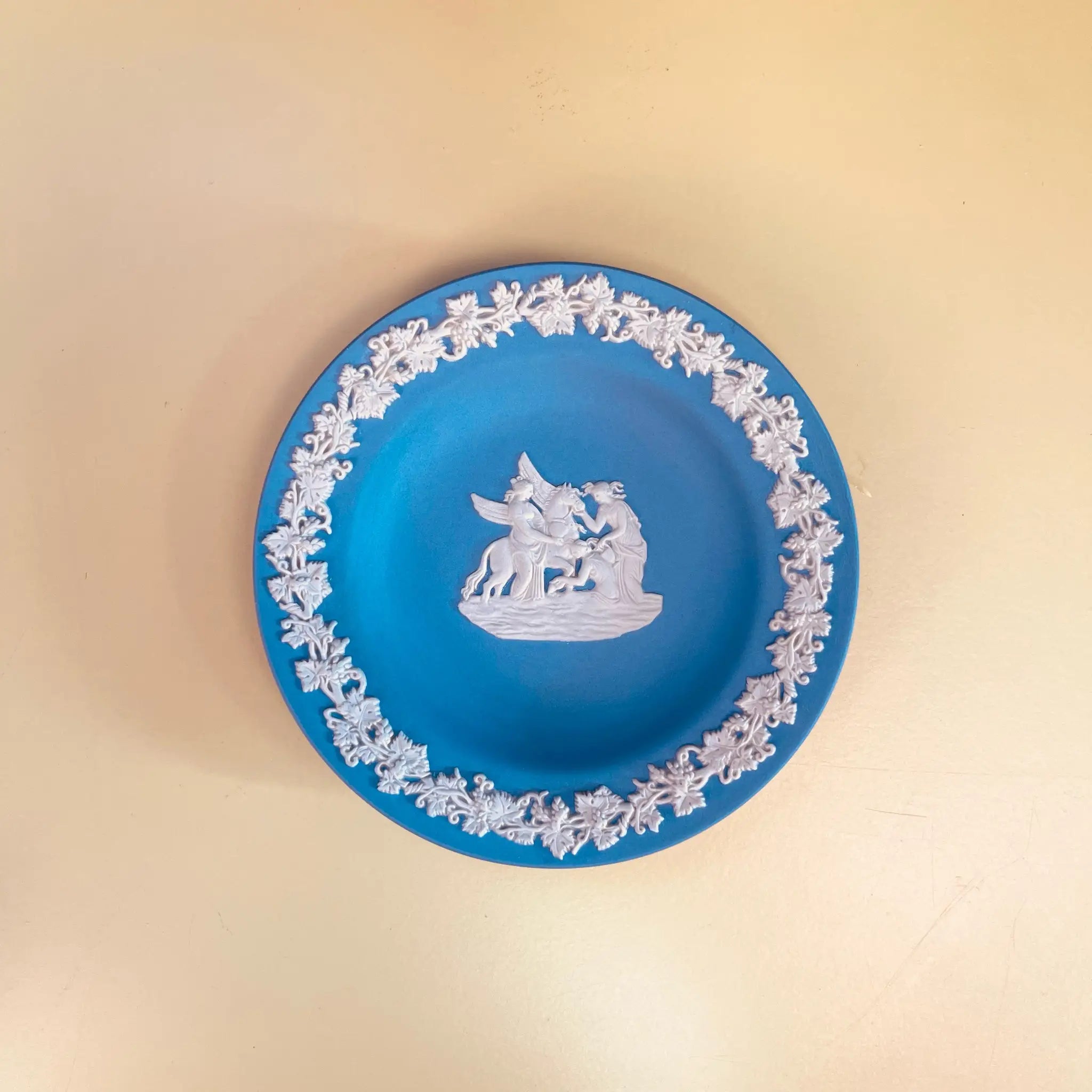 【アンティーク】 小プレート　WEDGEWOOD(ウェッジウッド) ジャスパーウェア　1775年代