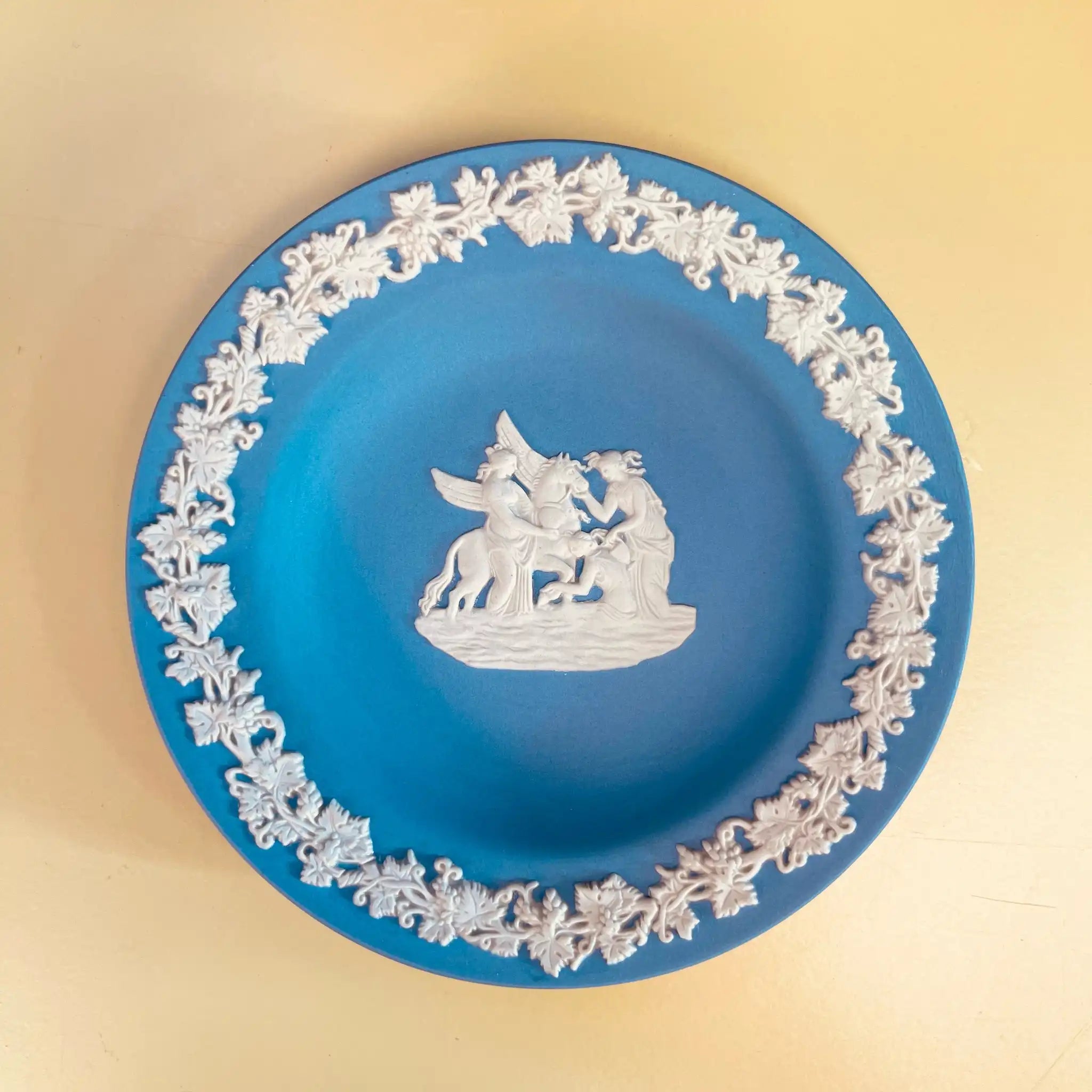 【アンティーク】 小プレート　WEDGEWOOD(ウェッジウッド) ジャスパーウェア　1775年代