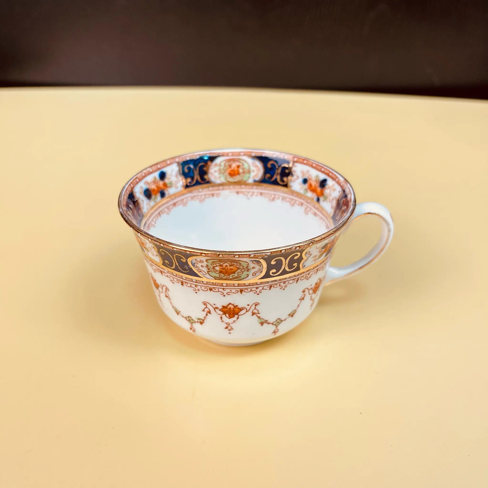 【アンティーク】プレート＆ソーサー＆ティーカップ3P MELBA CHINA(メルバチャイナ) /  /  Bone China / イギリス /  /