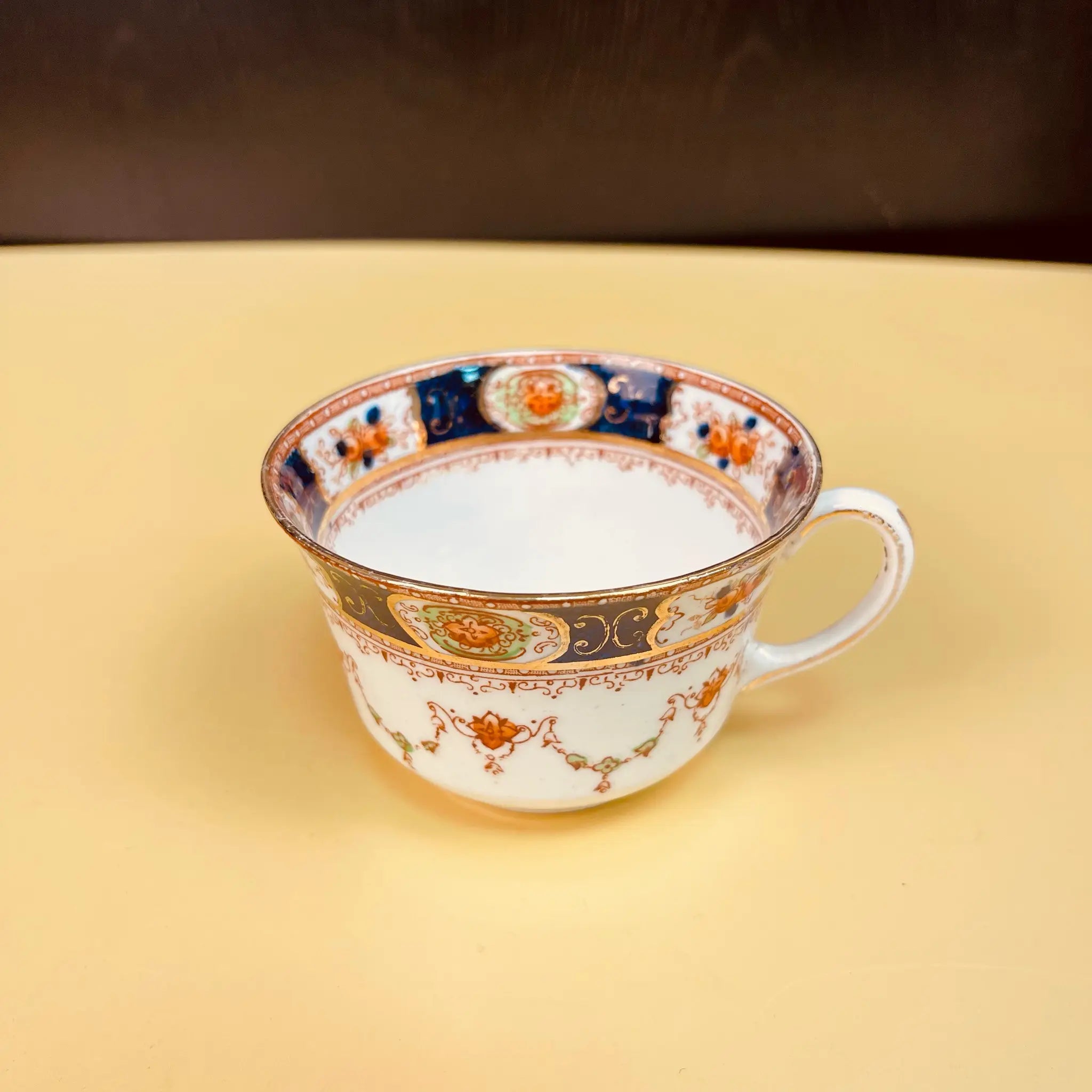 【アンティーク】プレート＆ソーサー＆ティーカップ3P MELBA CHINA(メルバチャイナ) /  /  Bone China / イギリス /  /