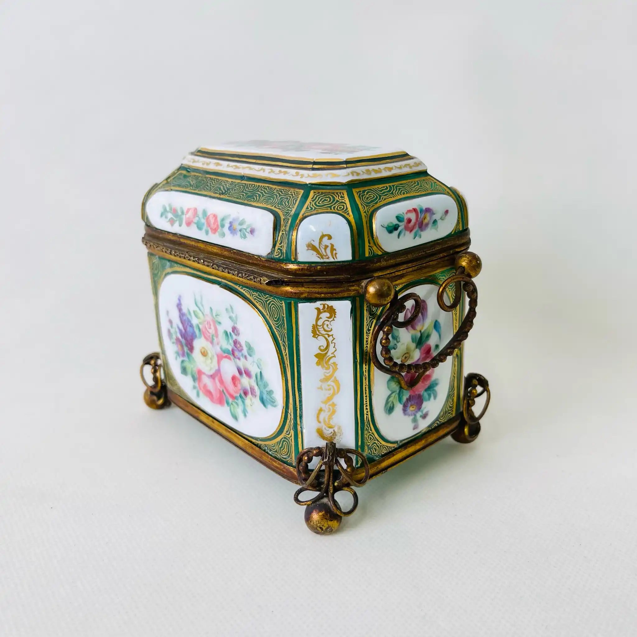 【アンティーク】 ジュエリーボックス / リモージュ磁器 / 1870年頃～1920年頃 / 磁器 / フランス / オルモル装飾