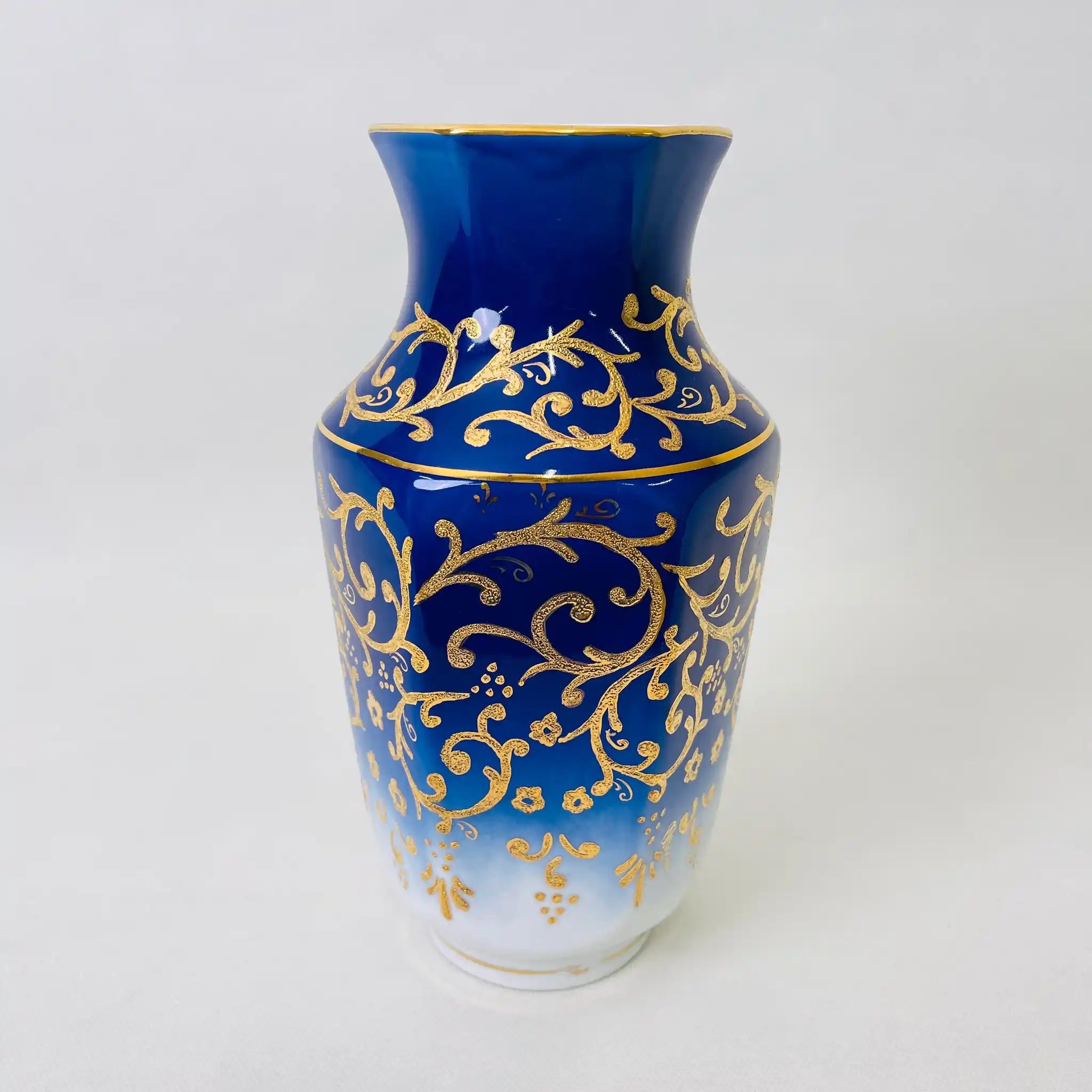 【リユース】 フラワーベース(花瓶) / KÜTAHYA PORSELEN(キュタフヤ・ポルセレン) / Seda（セダ）シリーズ / 2003年 / 陶磁器 / トルコ / ハンドメイド 唐草模様