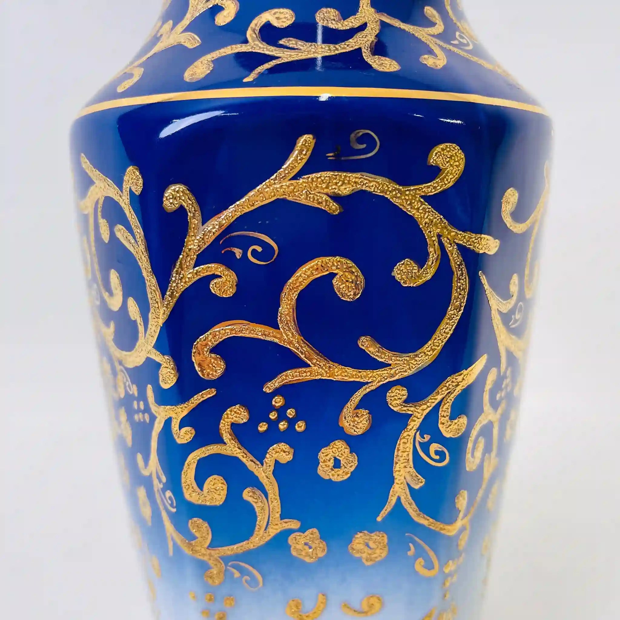 【リユース】 フラワーベース(花瓶) / KÜTAHYA PORSELEN(キュタフヤ・ポルセレン) / Seda（セダ）シリーズ / 2003年 / 陶磁器 / トルコ / ハンドメイド 唐草模様