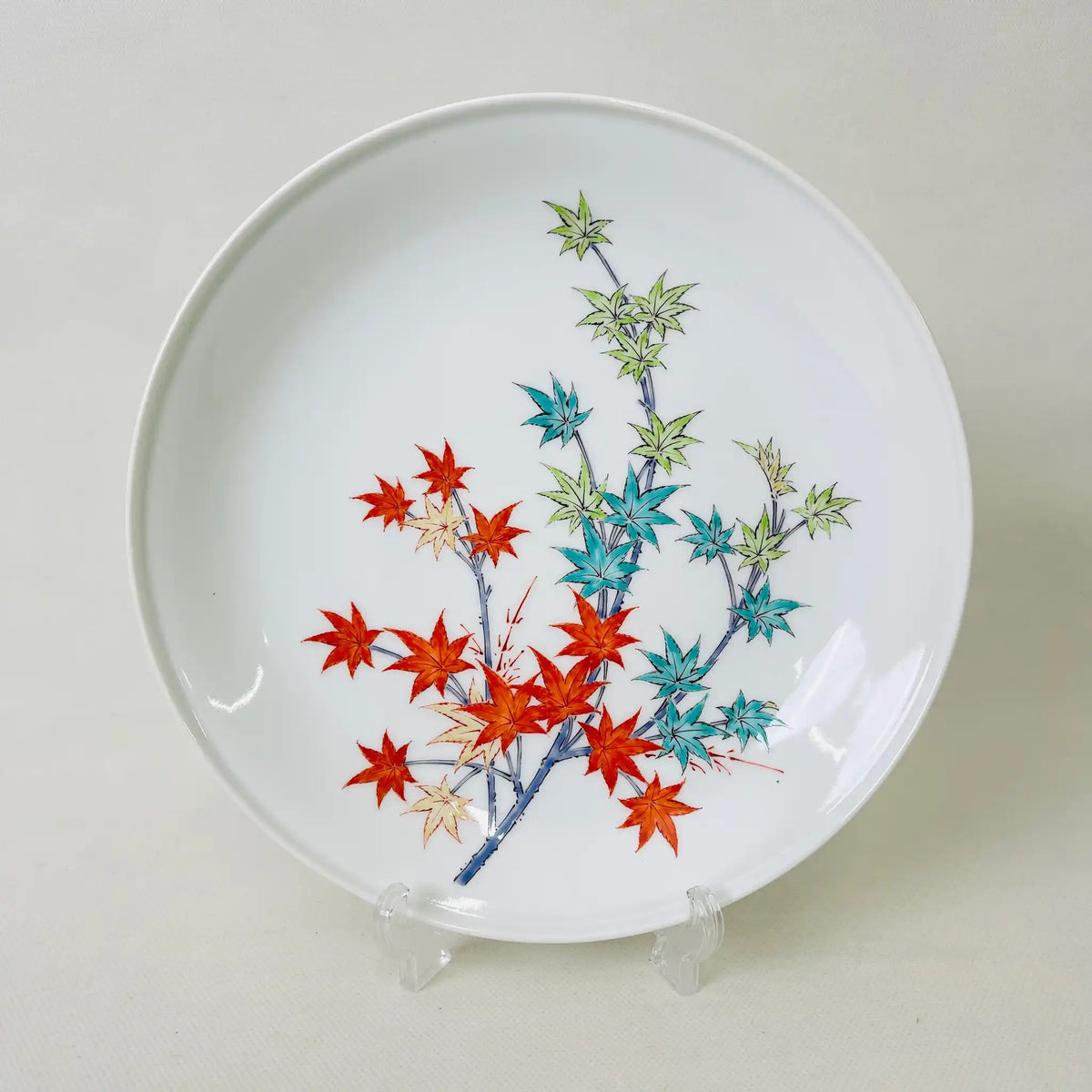 十四代 酒井田柿右衛門窯 / 額皿 / 濁手紅葉文皿 / 1992年 / 陶磁器 十四代 酒井田柿右衛門窯 / 額皿 / 濁手紅葉文皿 / 1992年 / 陶磁器