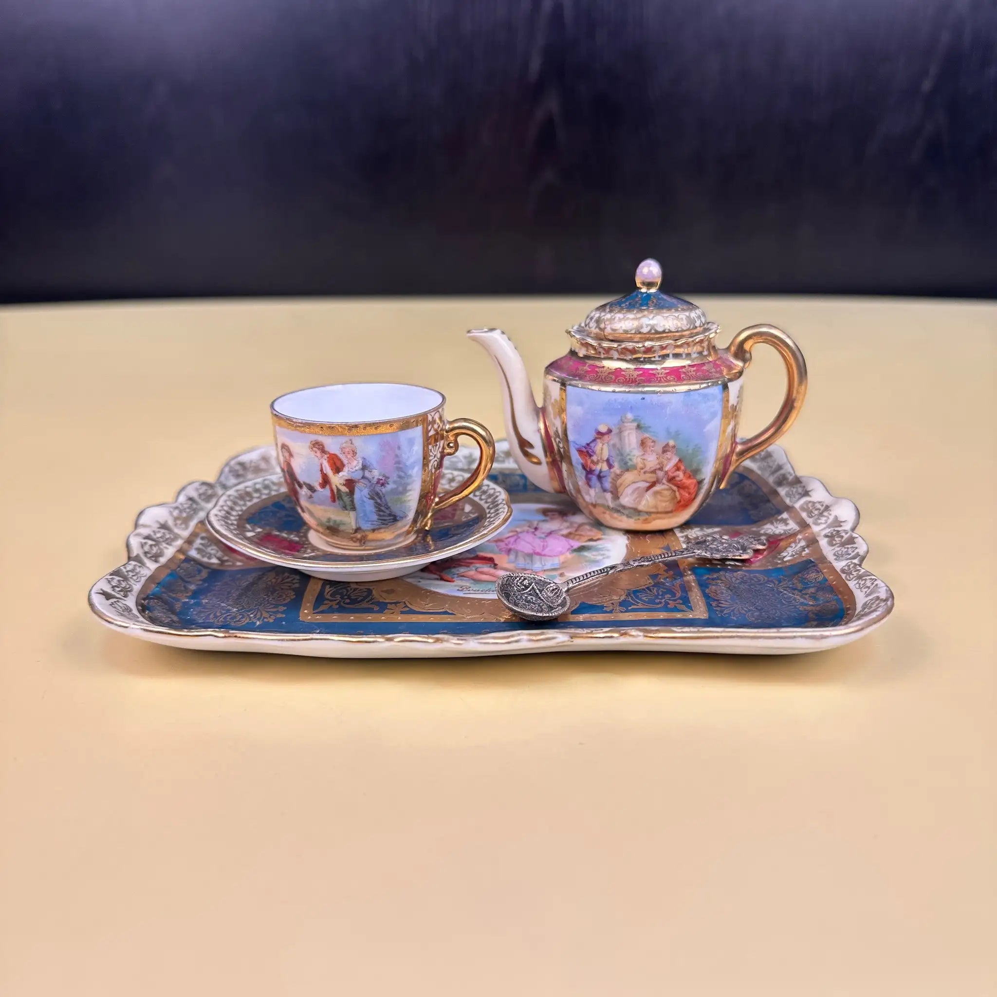 【アンティーク】 ミニティーカップ＆ポット＆ソーサーセット /  ミニスプーン付き5P　イギリス直輸入