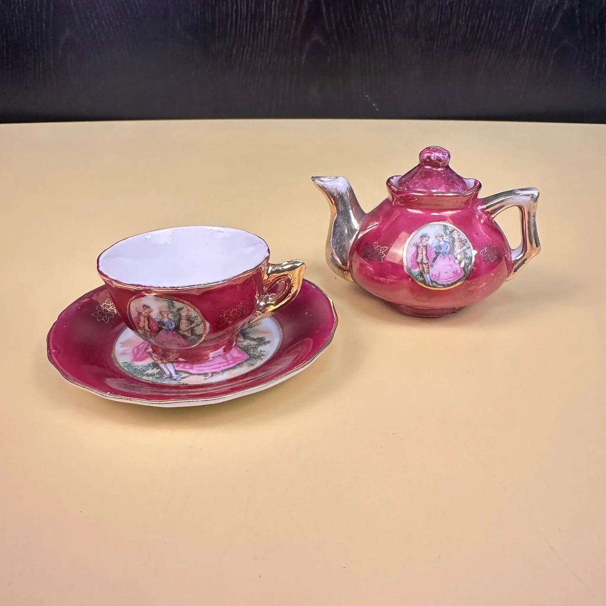 ジュディス ガイガー JUDITH  「Teacup」赤 ジュディス ガイガー JUDITH 「Teacup」赤 ジュディス ガイガー JUDITH