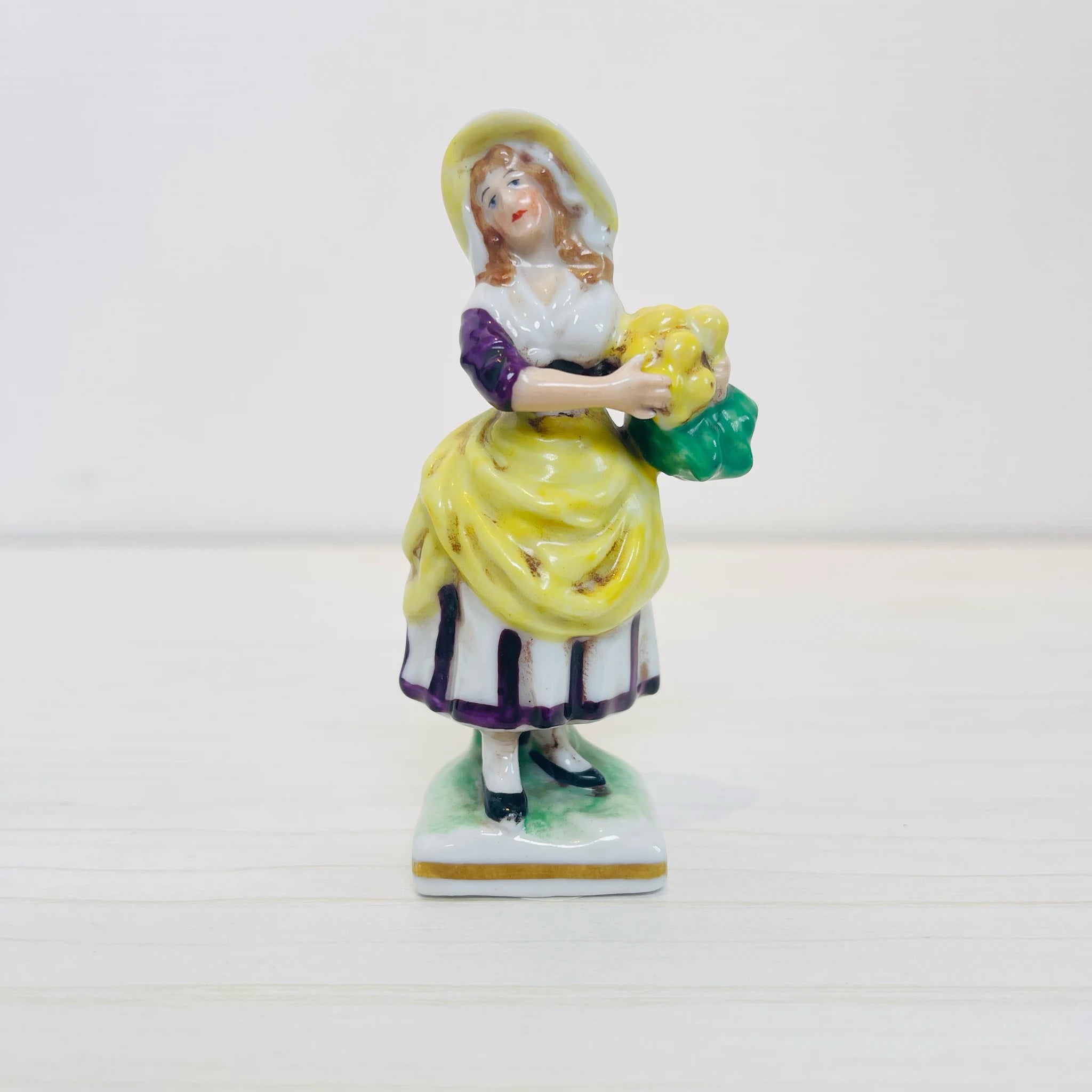 【アンティーク】 フィギュリン（陶磁器人形） / 
 / 19世紀以降 / イギリス