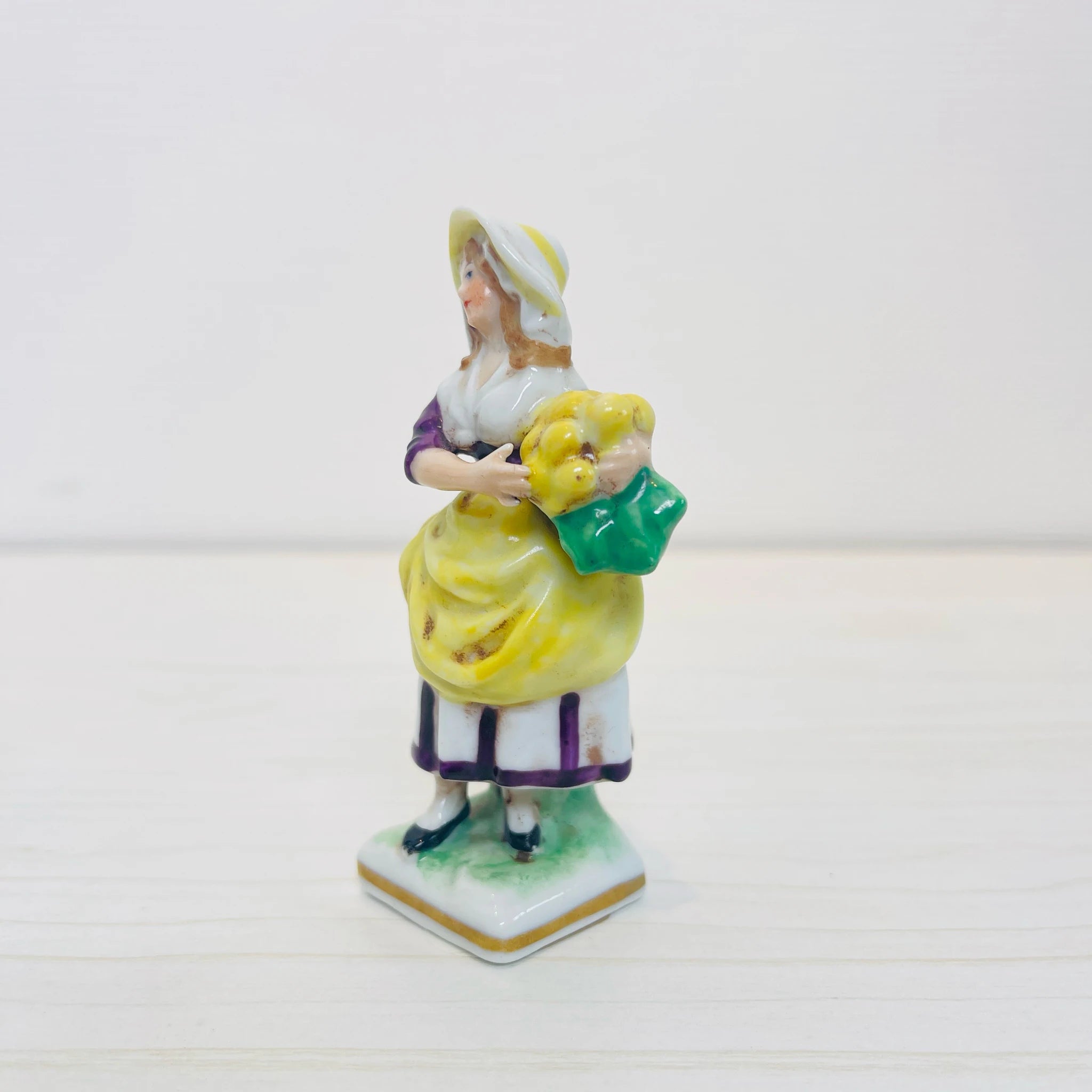 【アンティーク】 フィギュリン（陶磁器人形） / 
 / 19世紀以降 / イギリス