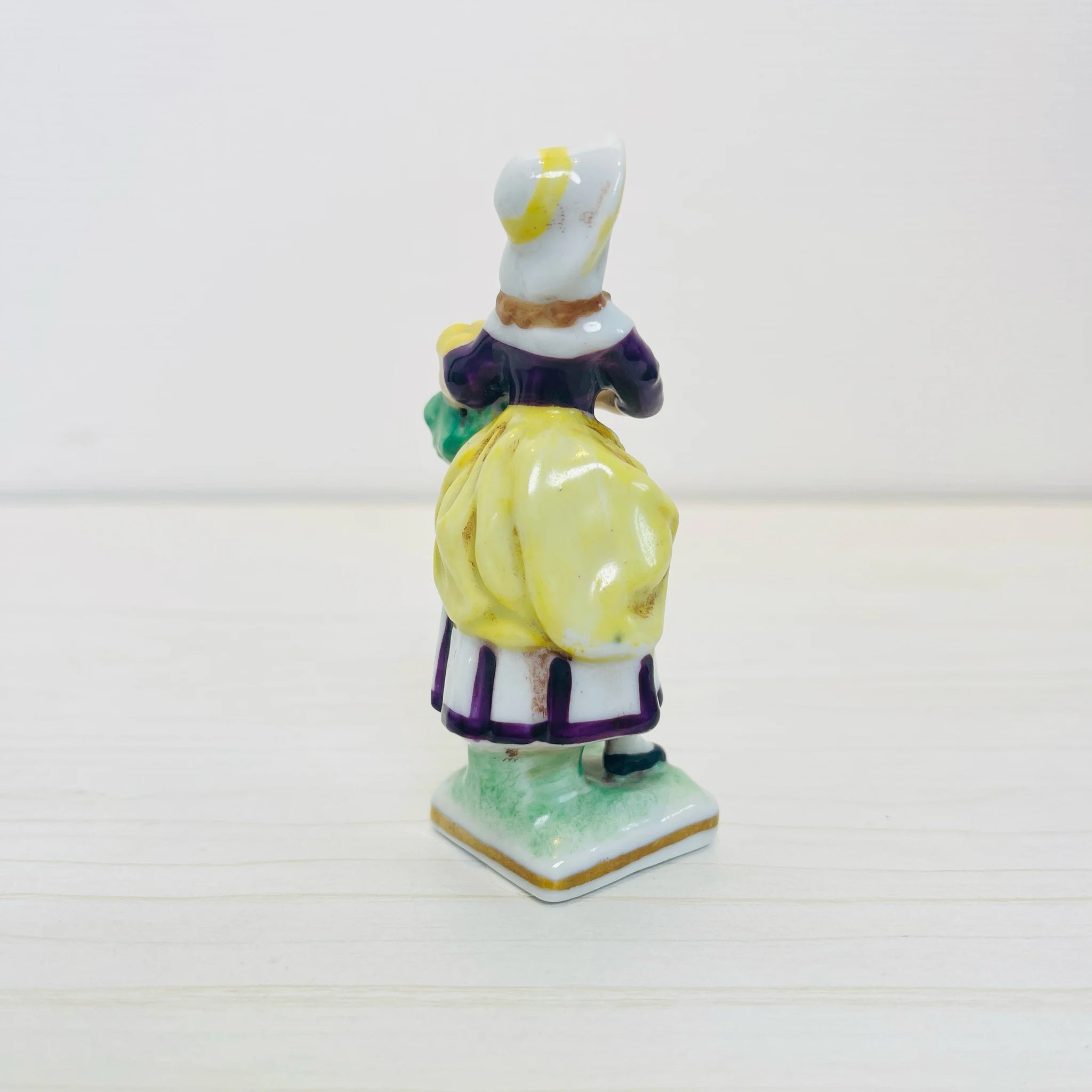 【アンティーク】 フィギュリン（陶磁器人形） / 
 / 19世紀以降 / イギリス