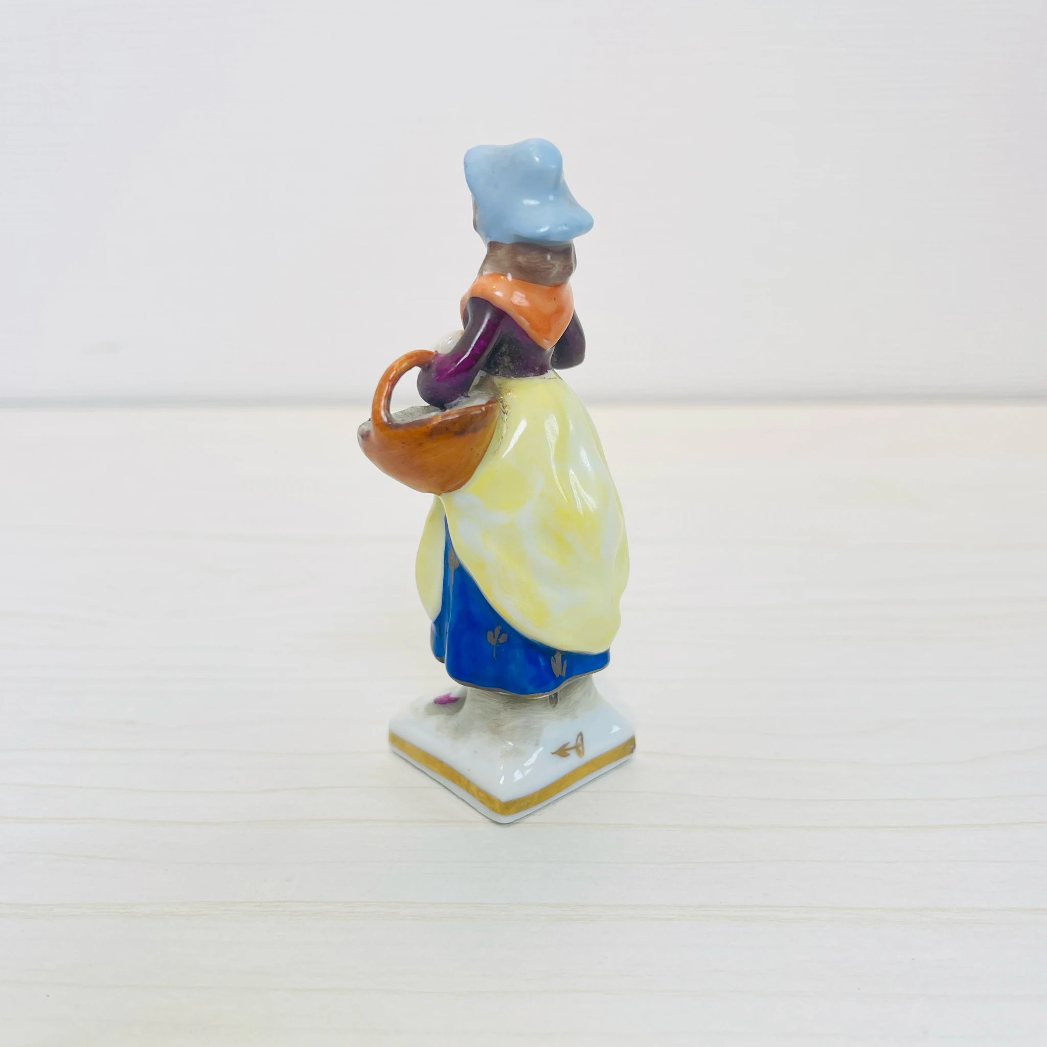 【アンティーク】 フィギュリン(磁器人形) / 19世紀以降 / イギリス