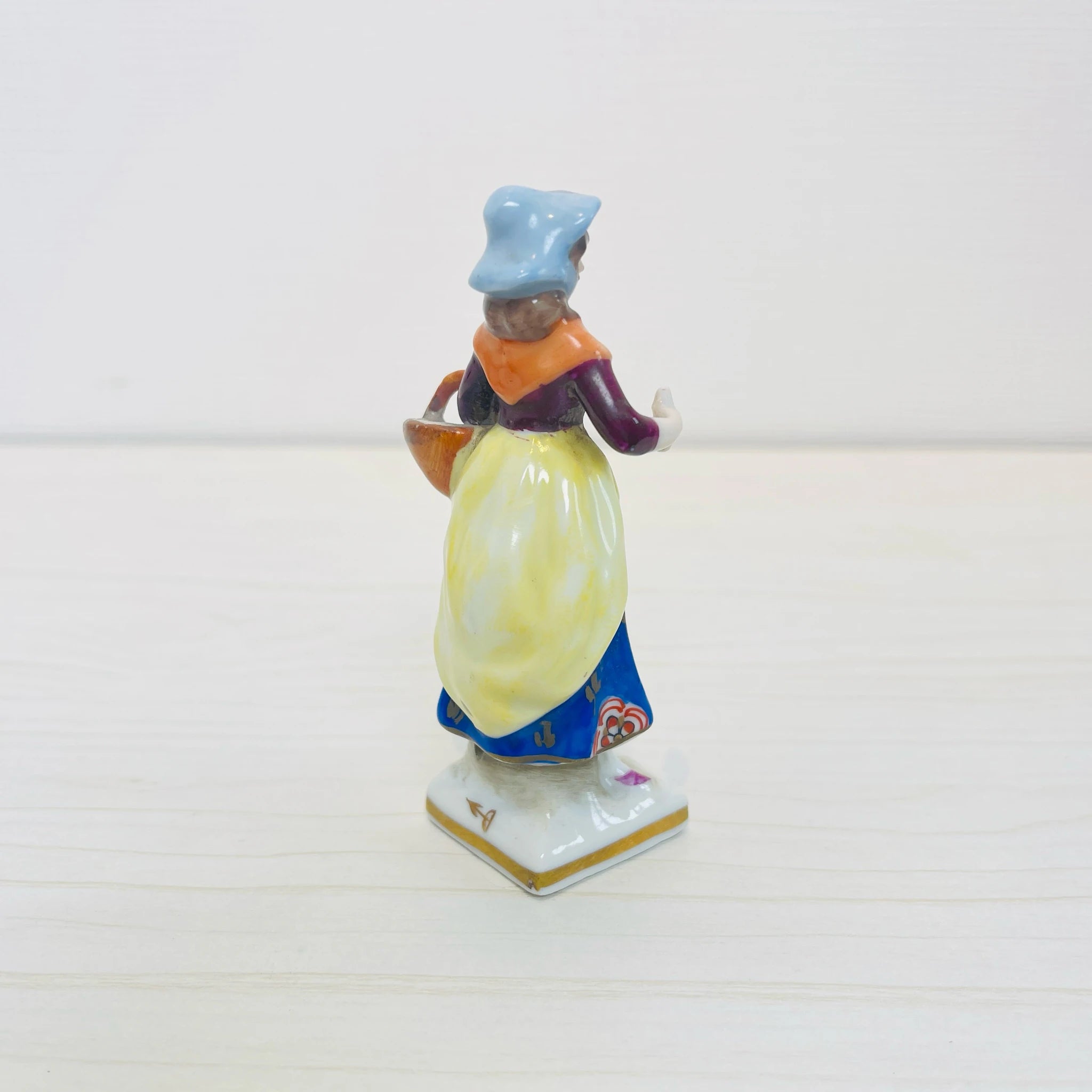 【アンティーク】 フィギュリン(磁器人形) / 19世紀以降 / イギリス