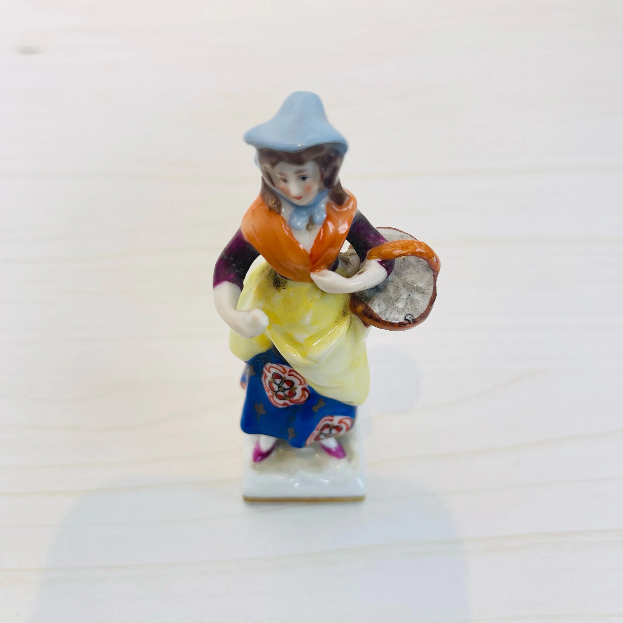 【アンティーク】 フィギュリン(磁器人形) / 19世紀以降 / イギリス