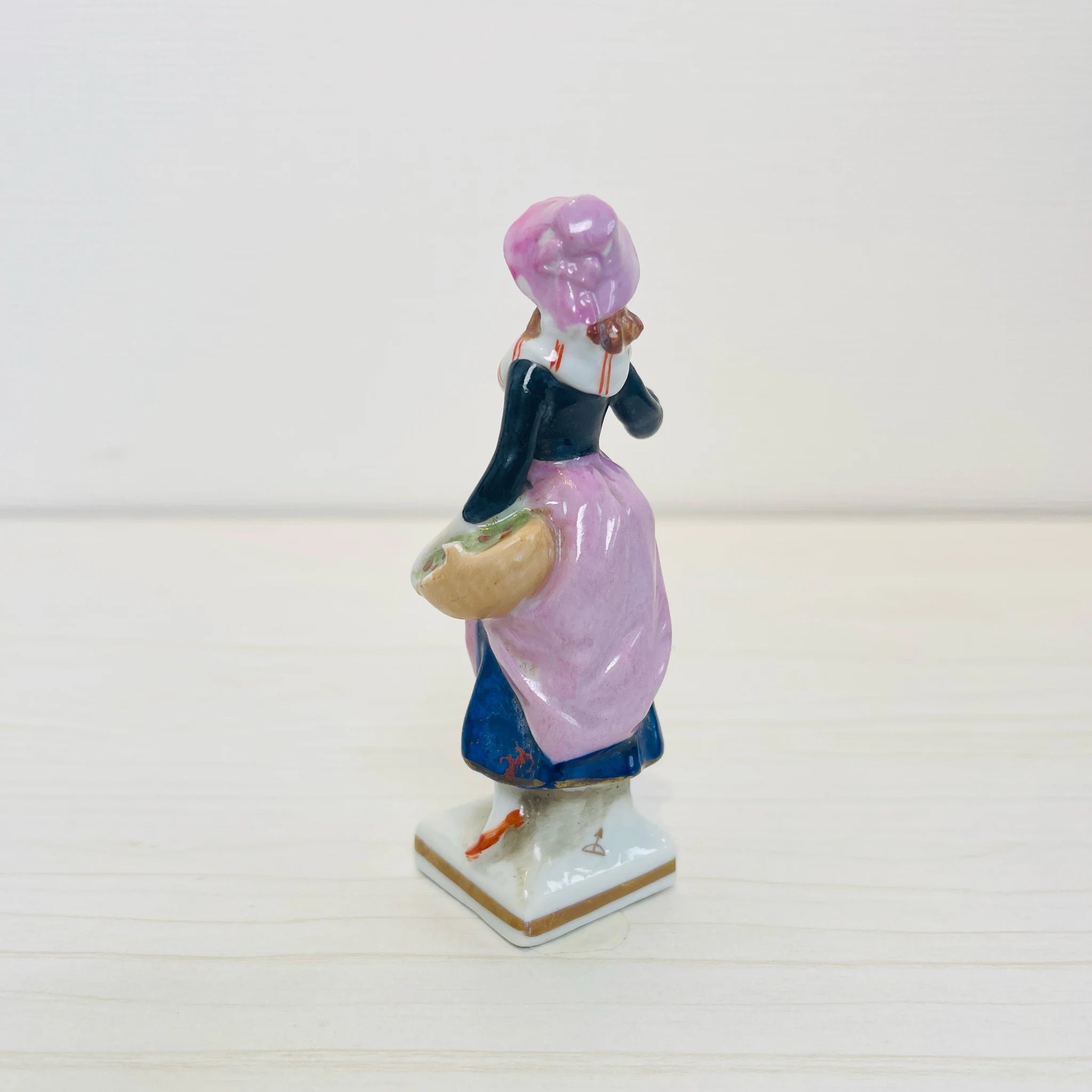 【アンティーク】 フィギュリン(磁器人形) / 19世紀以降 / イギリス
