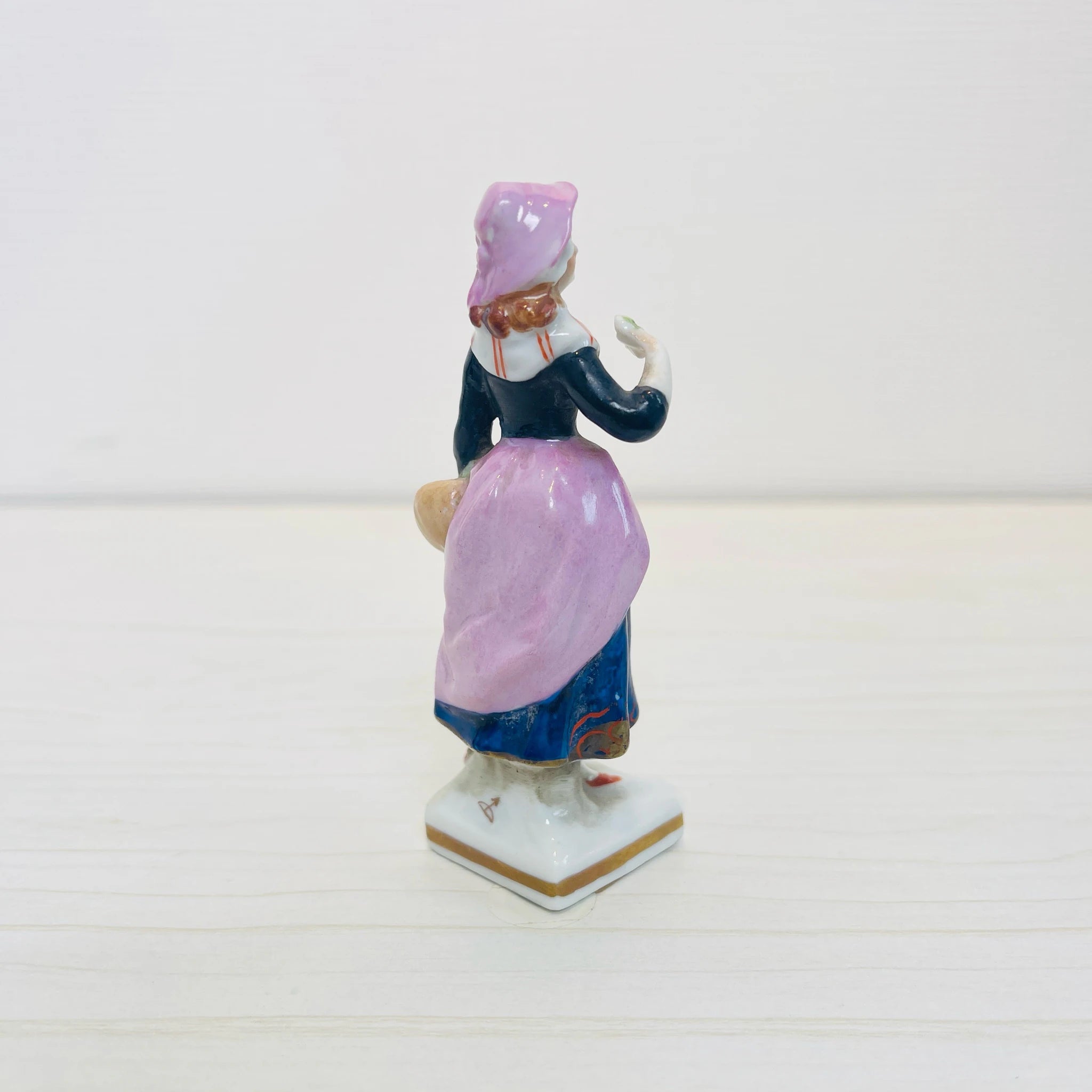 【アンティーク】 フィギュリン(磁器人形) / 19世紀以降 / イギリス