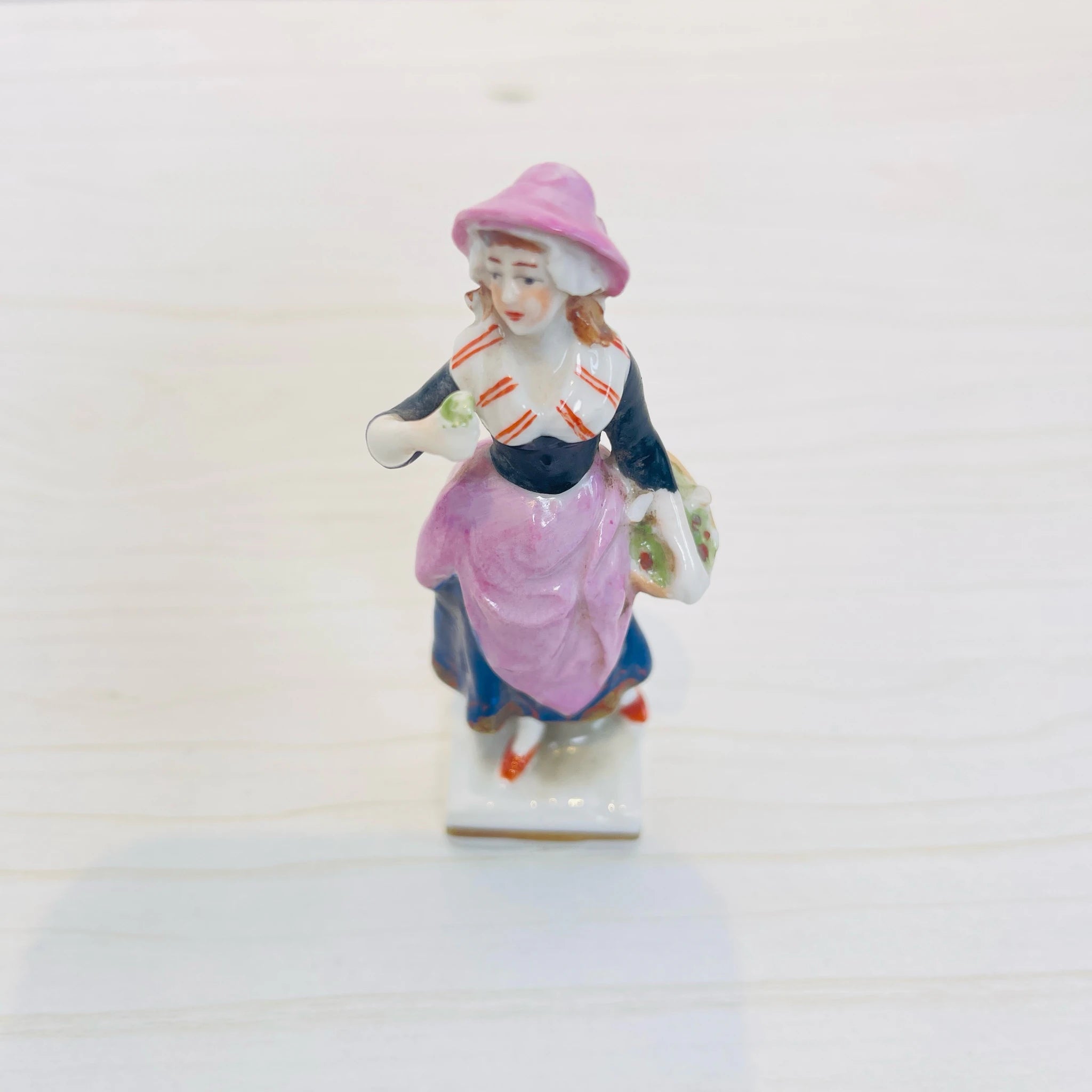 【アンティーク】 フィギュリン(磁器人形) / 19世紀以降 / イギリス