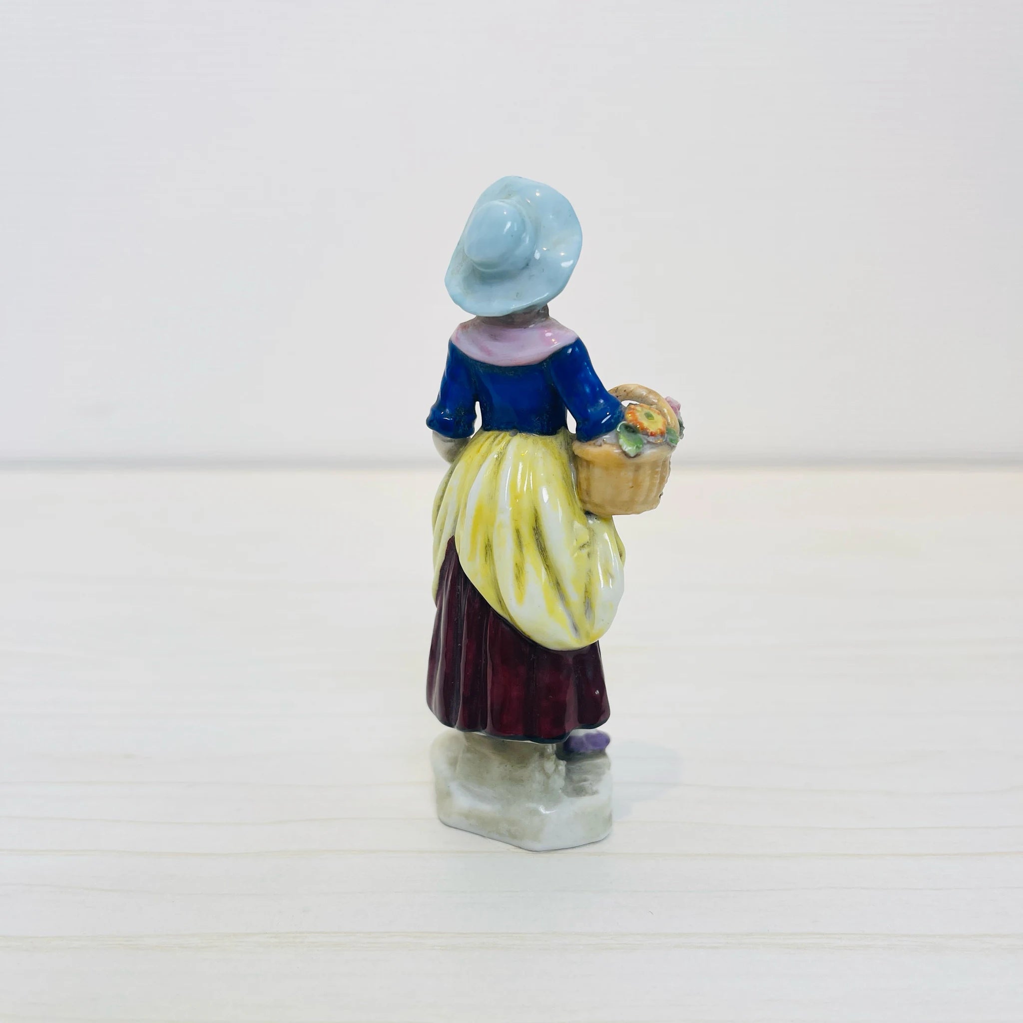 【アンティーク】 フィギュリン(磁器人形) / 19世紀以降 / イギリス