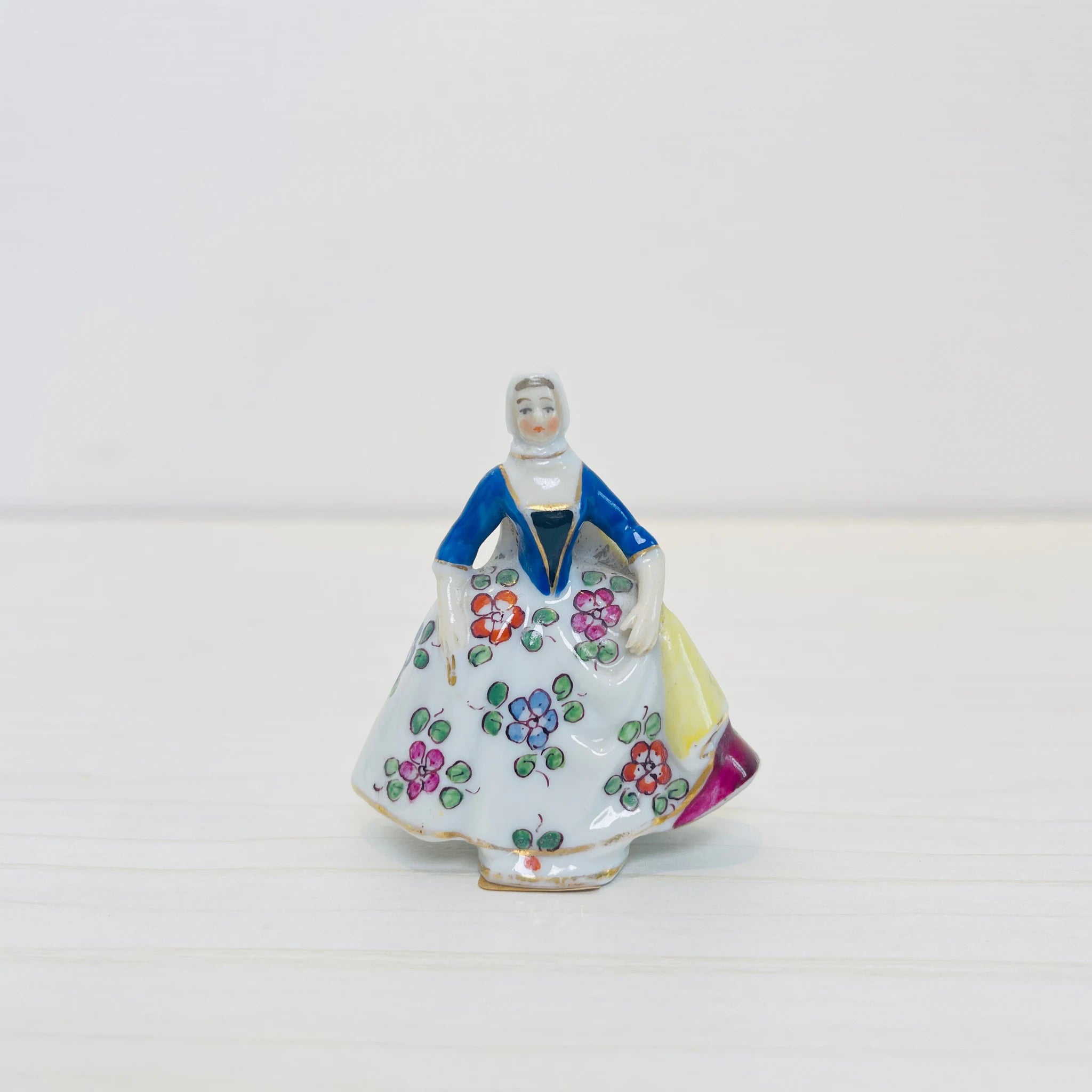 【アンティーク】 フィギュリン(磁器人形) / 19世紀以降 / イギリス