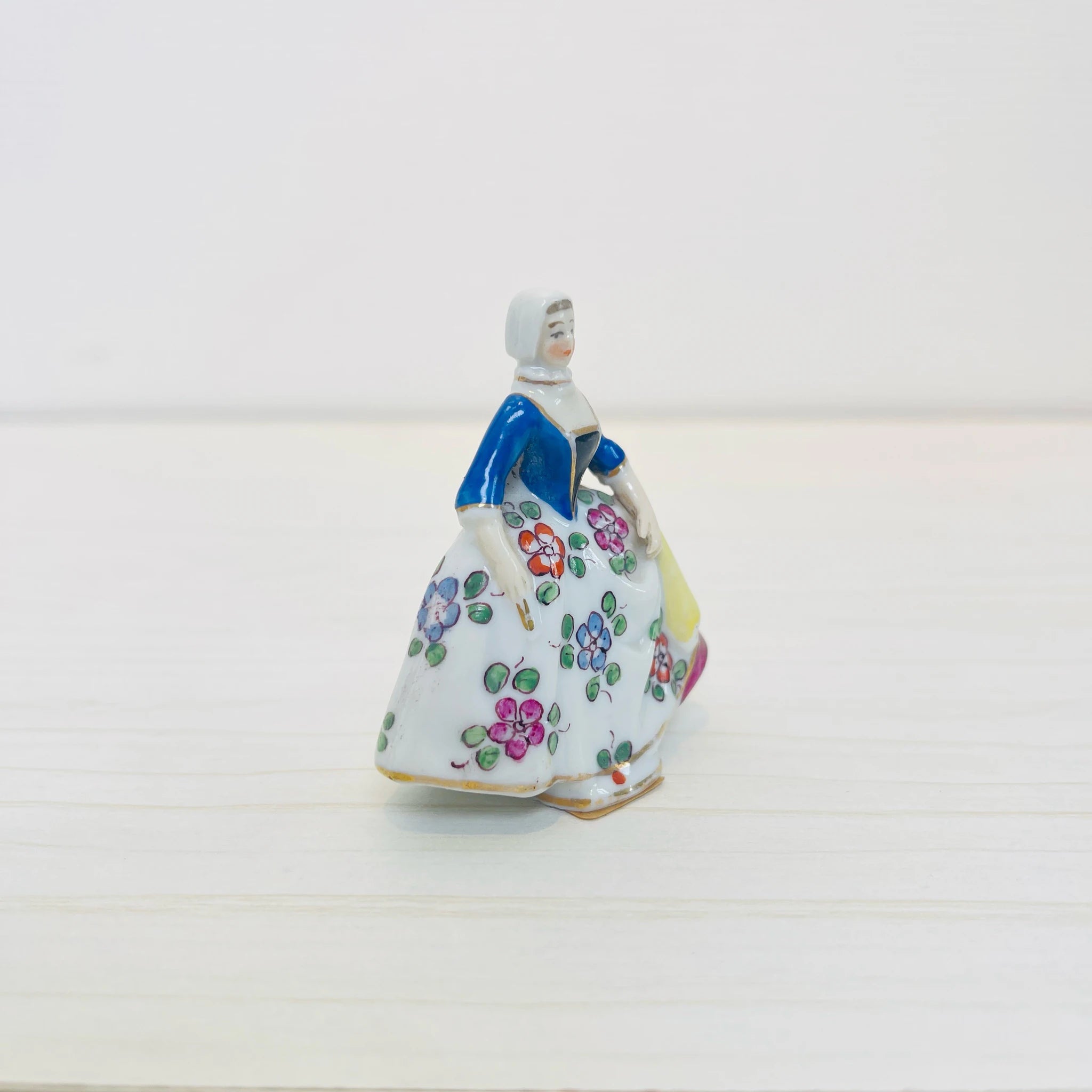 【アンティーク】 フィギュリン(磁器人形) / 19世紀以降 / イギリス