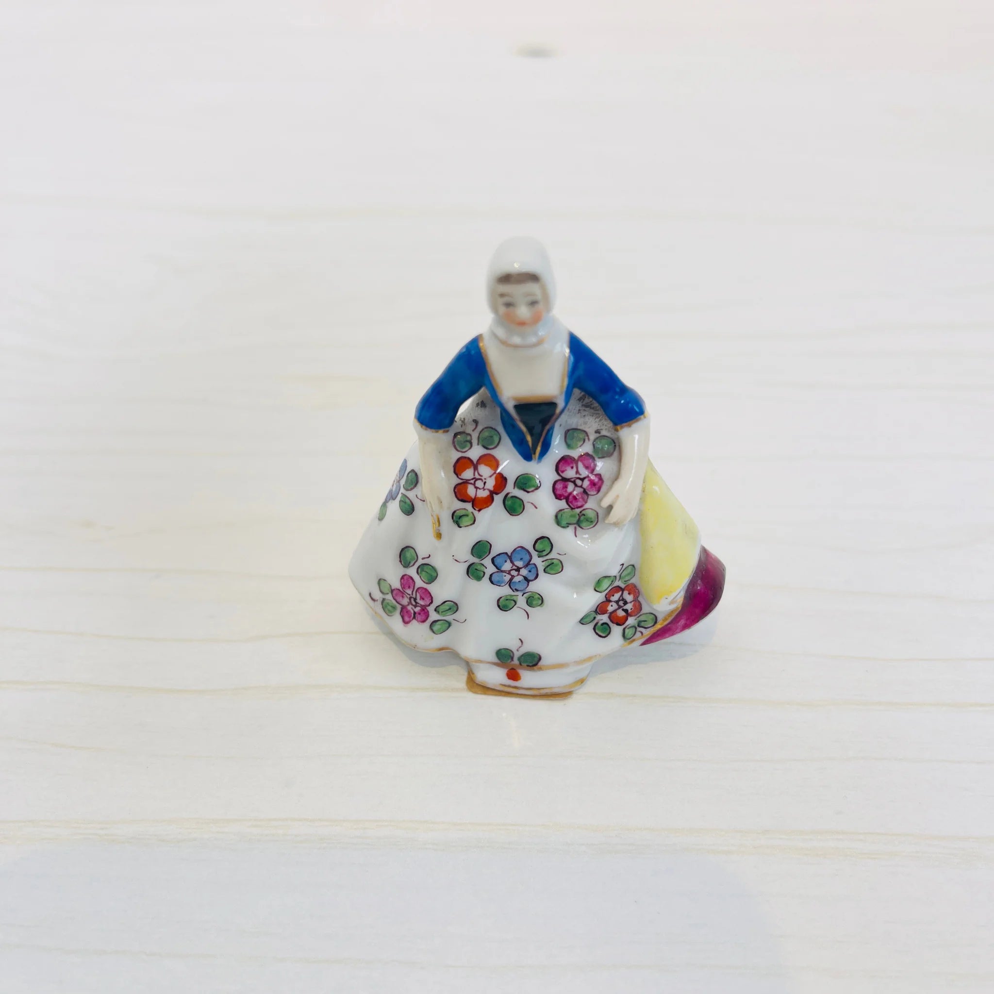 【アンティーク】 フィギュリン(磁器人形) / 19世紀以降 / イギリス