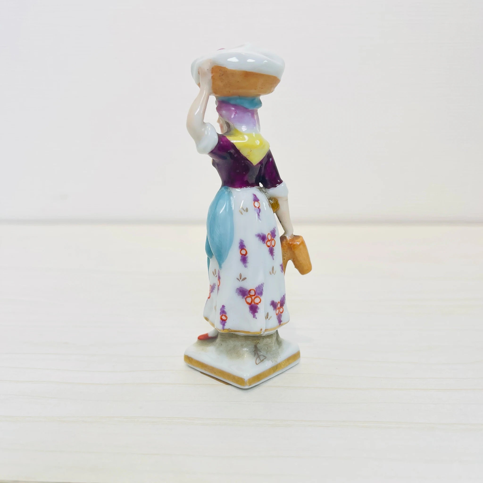 【アンティーク】 フィギュリン(磁器人形) / 19世紀以降 / イギリス