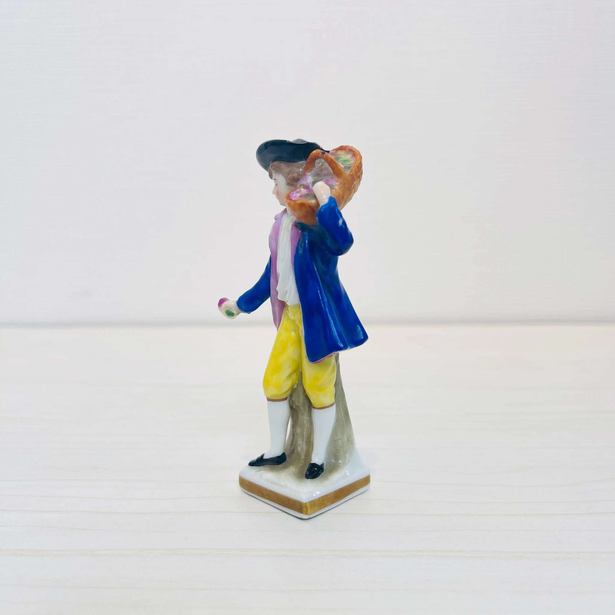 【アンティーク】 フィギュリン(磁器人形) / 19世紀以降 / イギリス