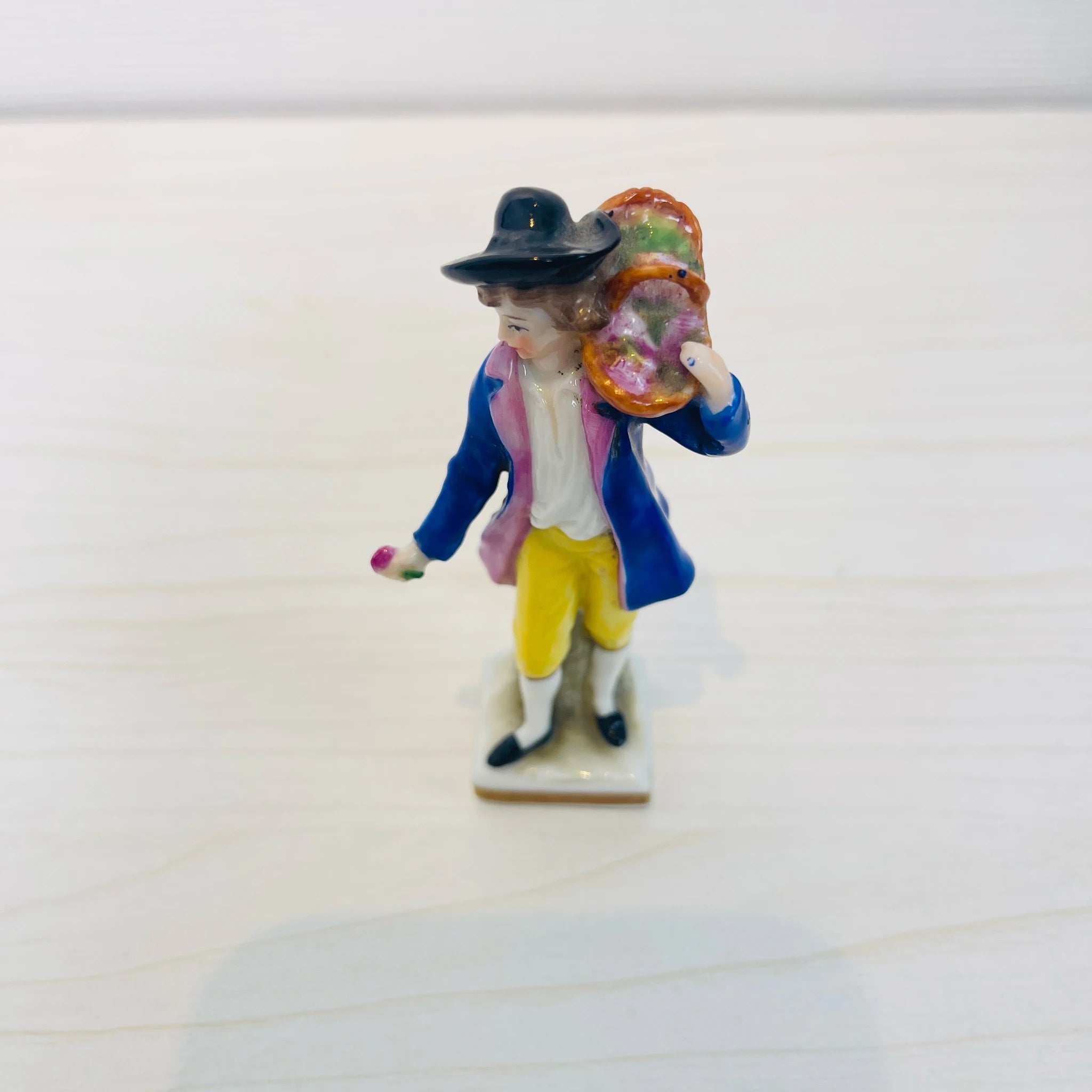 【アンティーク】 フィギュリン(磁器人形) / 19世紀以降 / イギリス