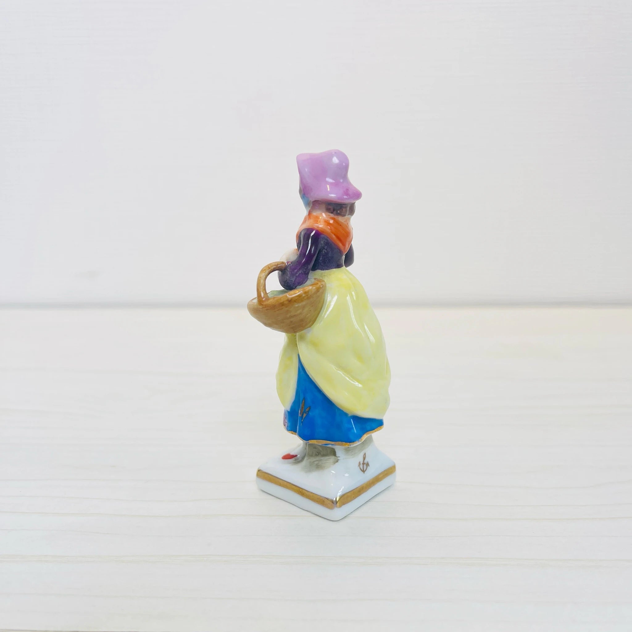 【アンティーク】 フィギュリン(磁器人形) / 19世紀以降 / イギリス