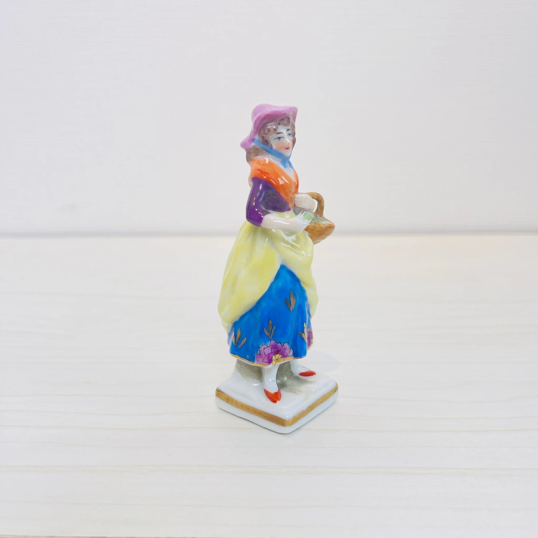 【アンティーク】 フィギュリン(磁器人形) / 19世紀以降 / イギリス