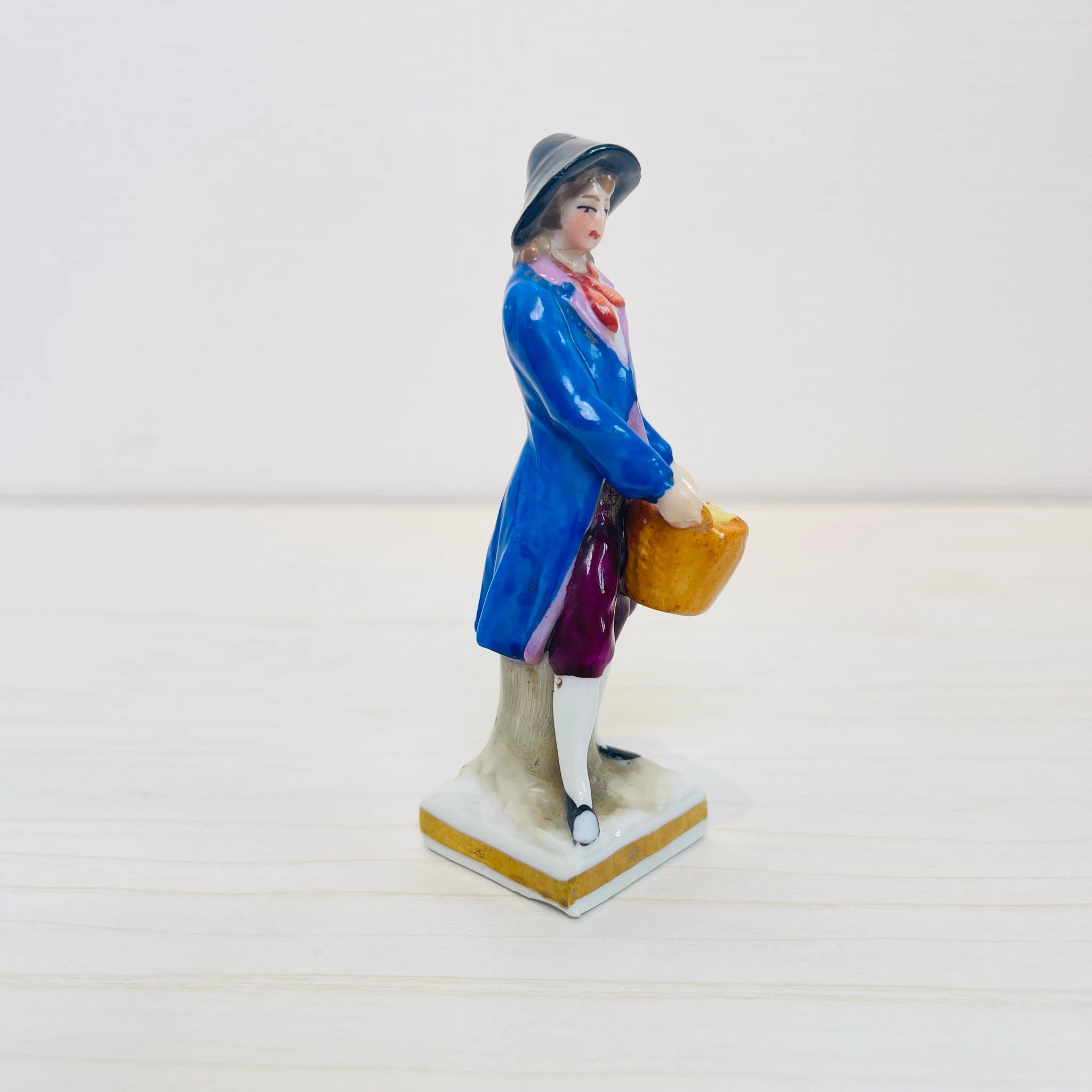 【アンティーク】 フィギュリン(磁器人形) / Watson & Co / Delhouse of John'a Port Salisbury / 19世紀以降 / イギリス / Watson＆Co