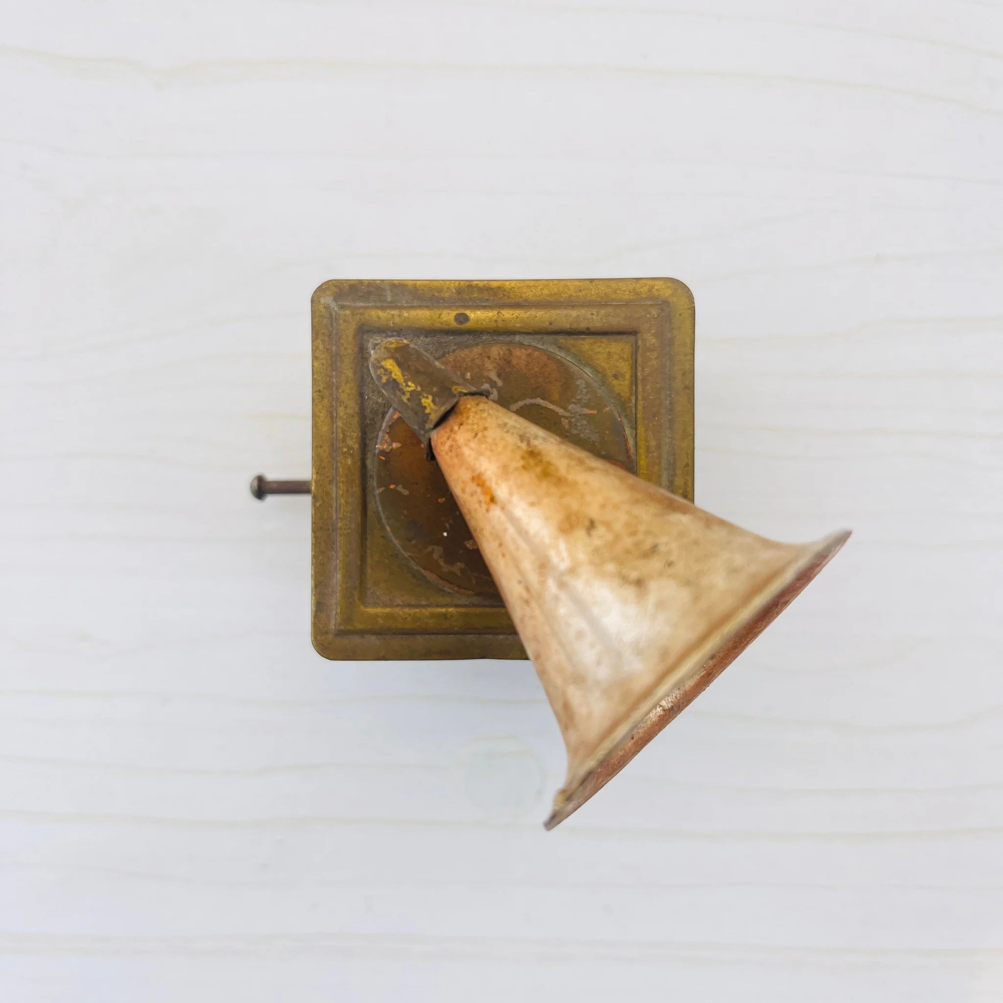 【アンティーク】 真鍮製ミニチュアフィギュア / ラッパ蓄音機 レコード / 真鍮