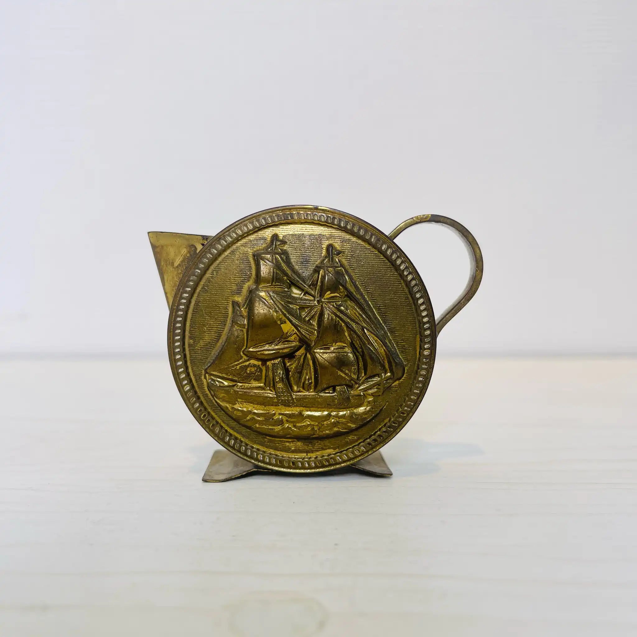 【アンティーク】 真鍮製ミニチュアフィギュア / ピッチャー / 真鍮