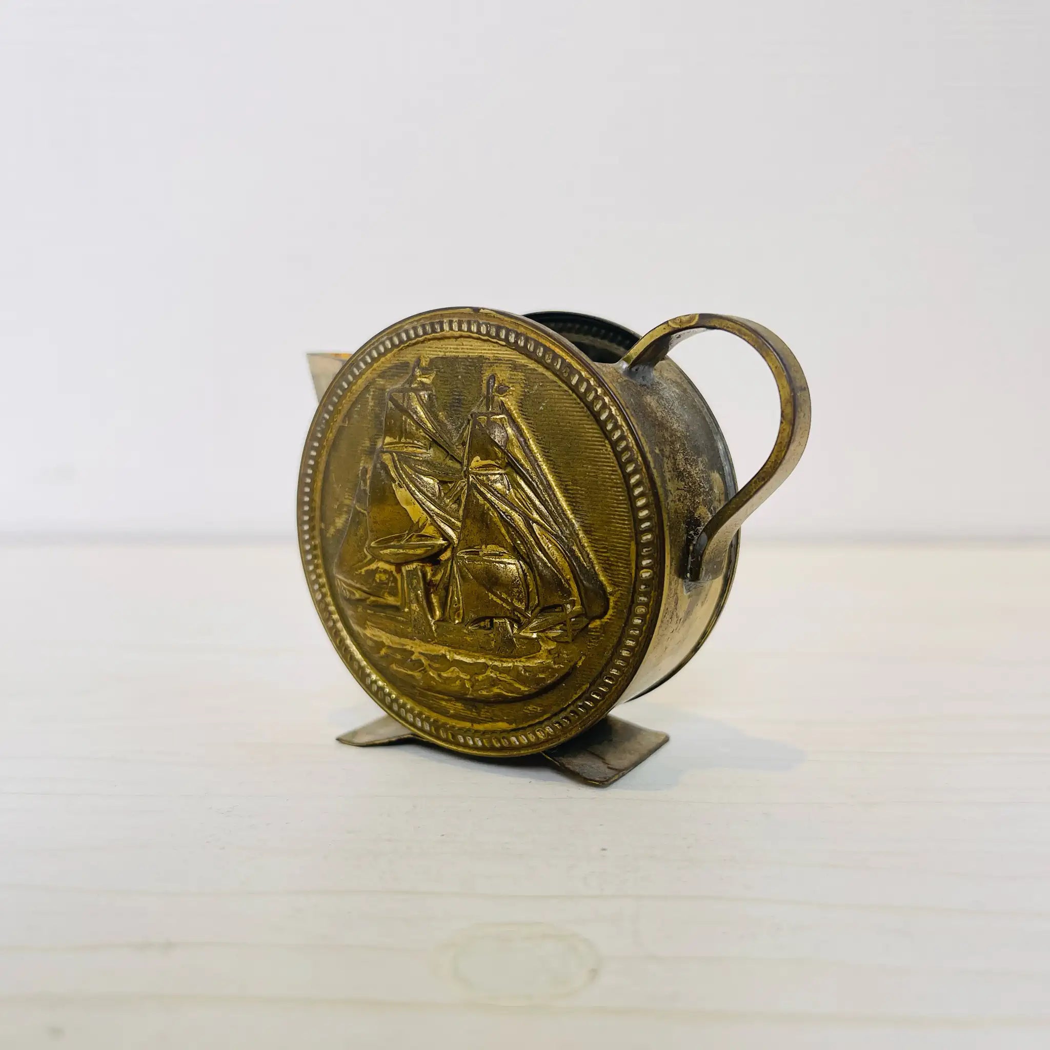 【アンティーク】 真鍮製ミニチュアフィギュア / ピッチャー / 真鍮