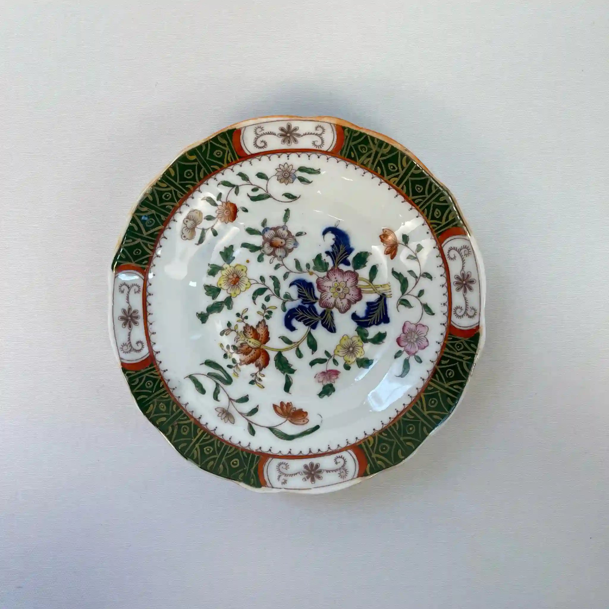 【アンティーク】 ソーサー / ビクトリアン様式 / 19世紀 / イギリス / Famille Rose(ファミーユ・ローズ)モチーフ