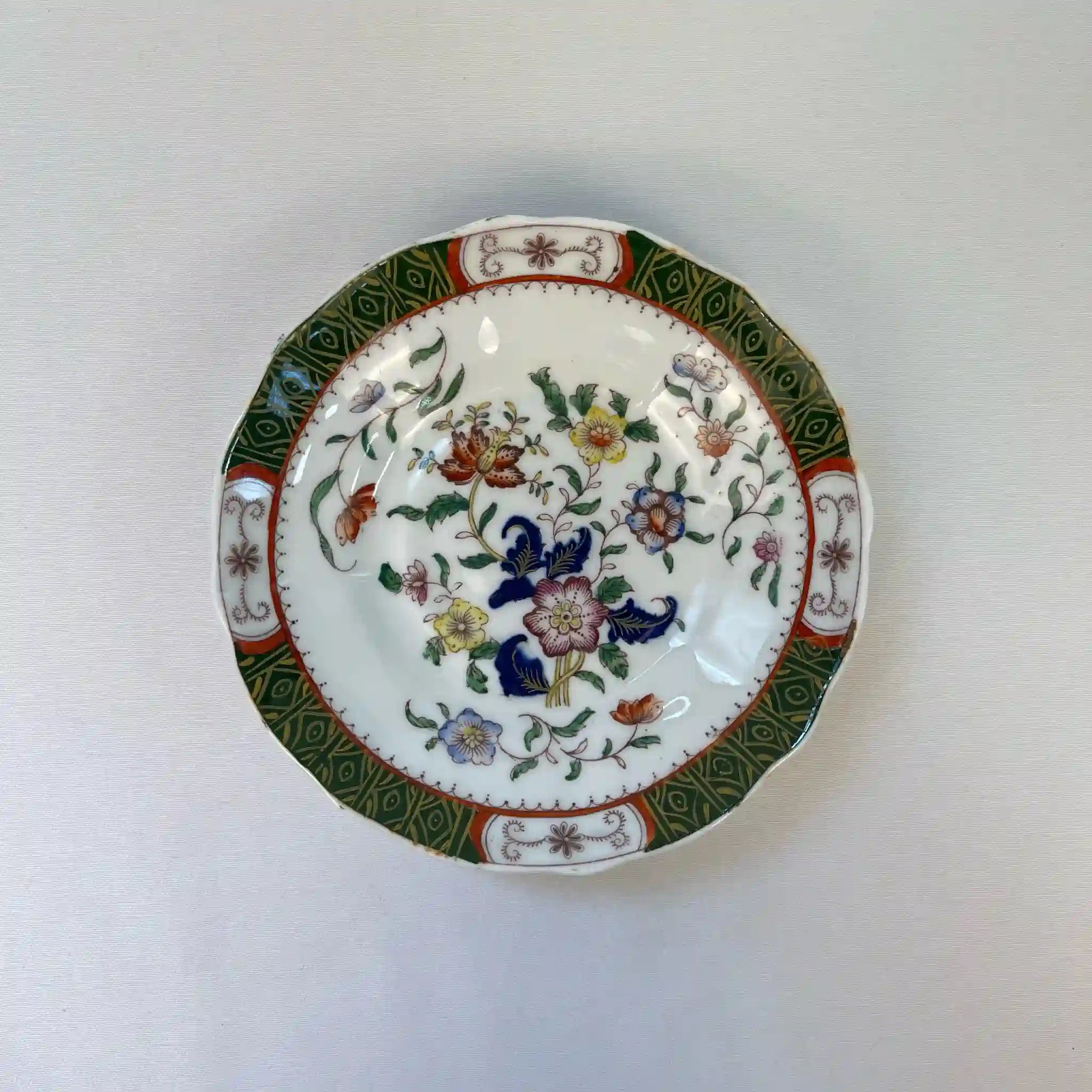 【アンティーク】 ソーサー / ビクトリアン様式 / 19世紀 / イギリス / Famille Rose(ファミーユ・ローズ)モチーフ