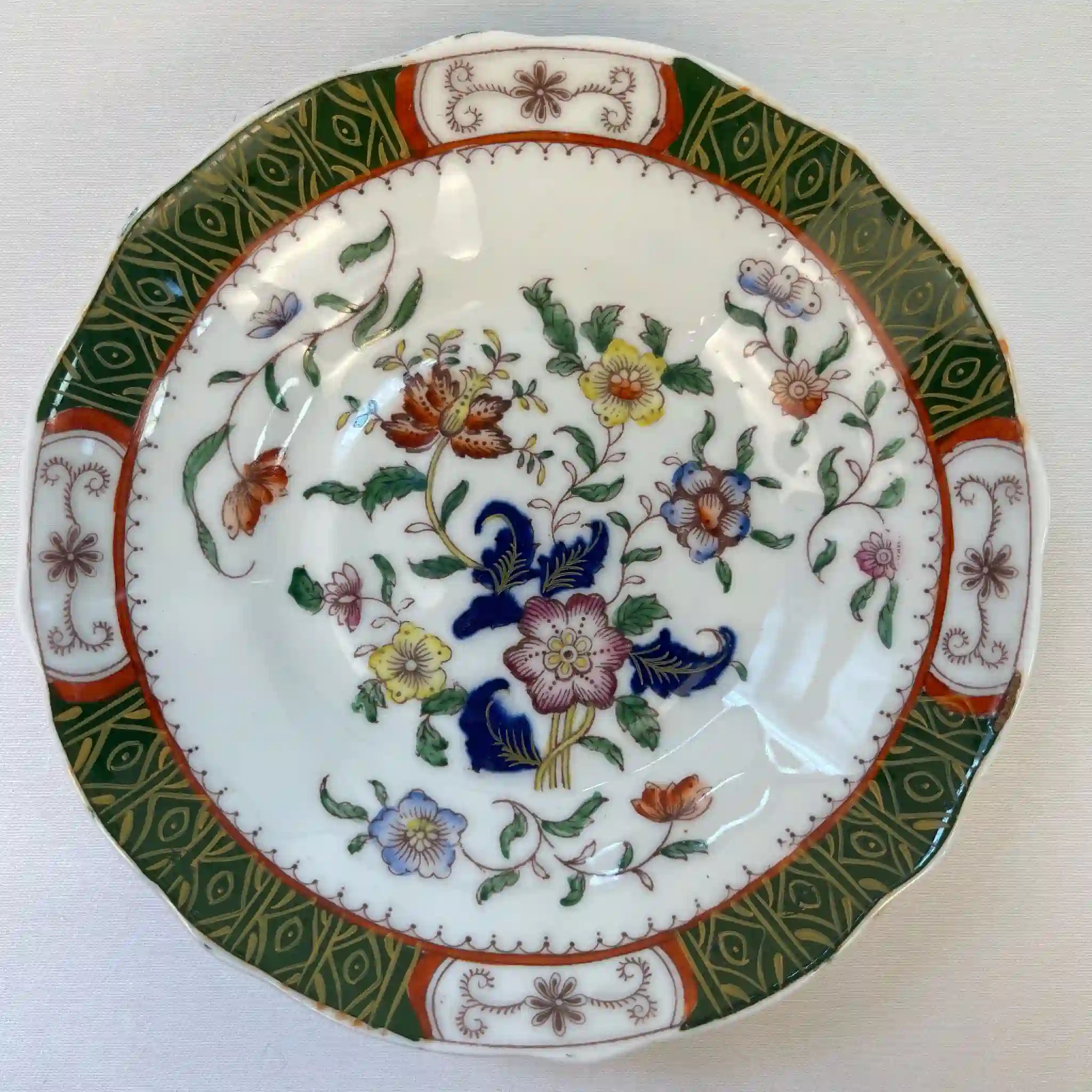 【アンティーク】 ソーサー / ビクトリアン様式 / 19世紀 / イギリス / Famille Rose(ファミーユ・ローズ)モチーフ