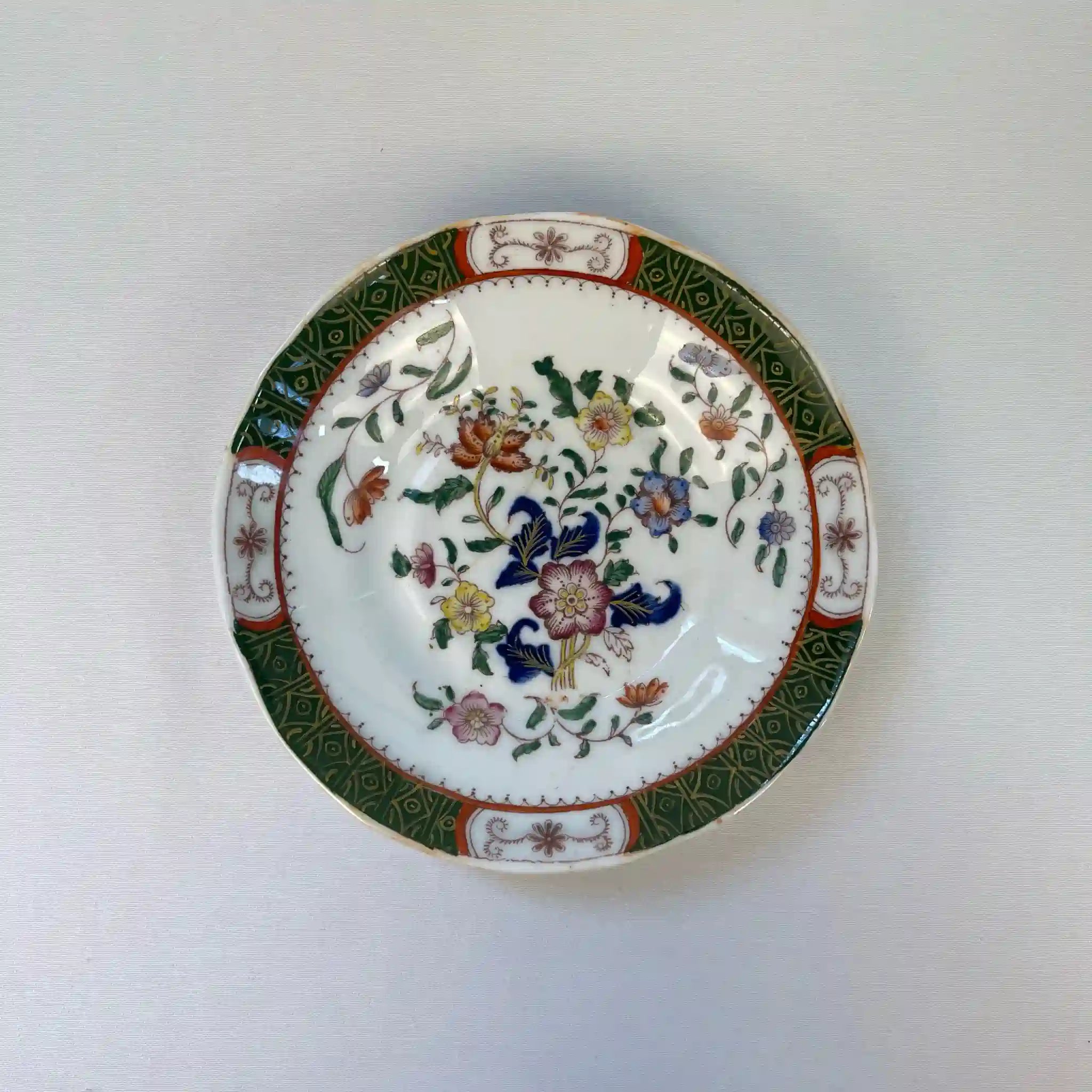 【アンティーク】 ソーサー / ビクトリアン様式 / 19世紀 / イギリス / Famille Rose(ファミーユ・ローズ)モチーフ