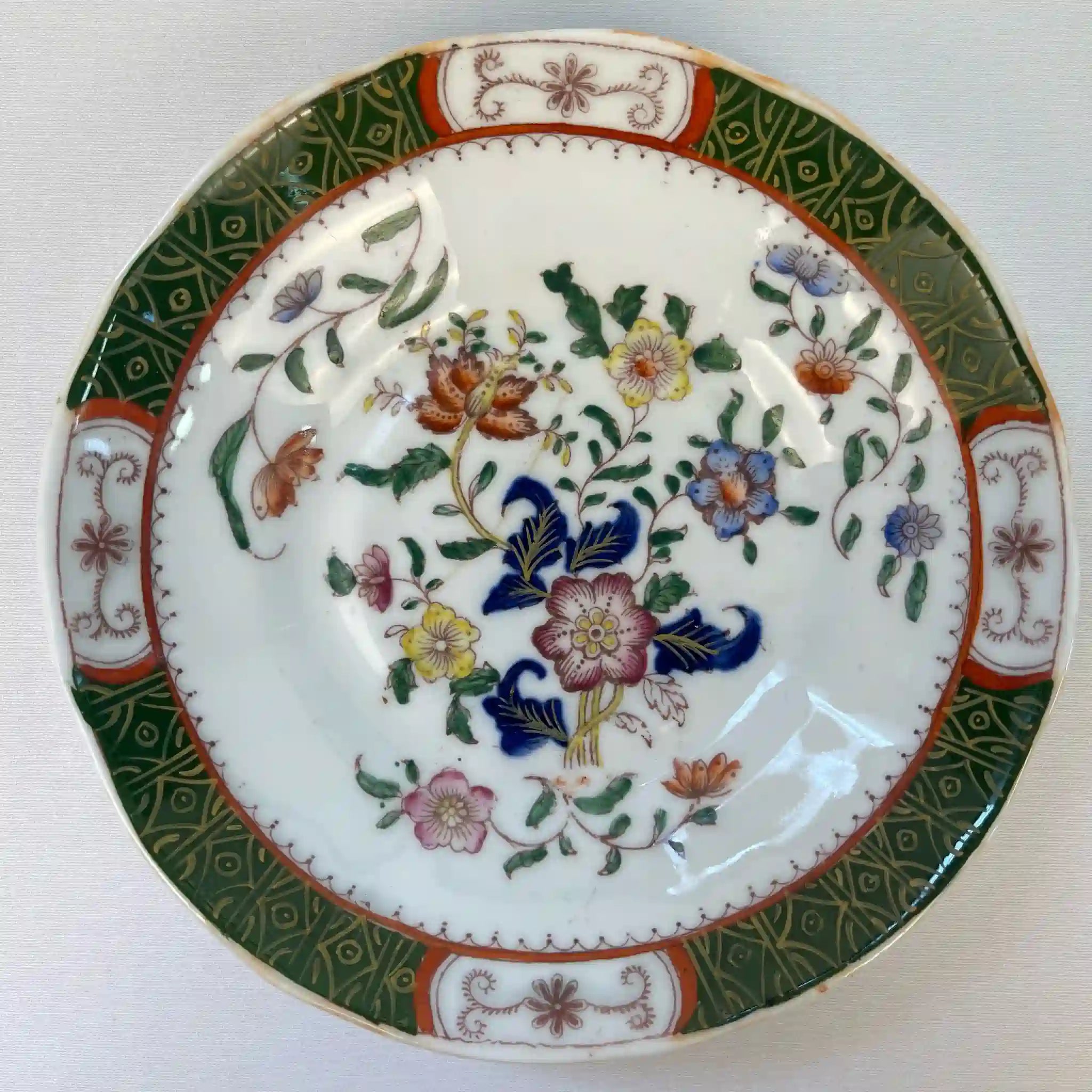 【アンティーク】 ソーサー / ビクトリアン様式 / 19世紀 / イギリス / Famille Rose(ファミーユ・ローズ)モチーフ