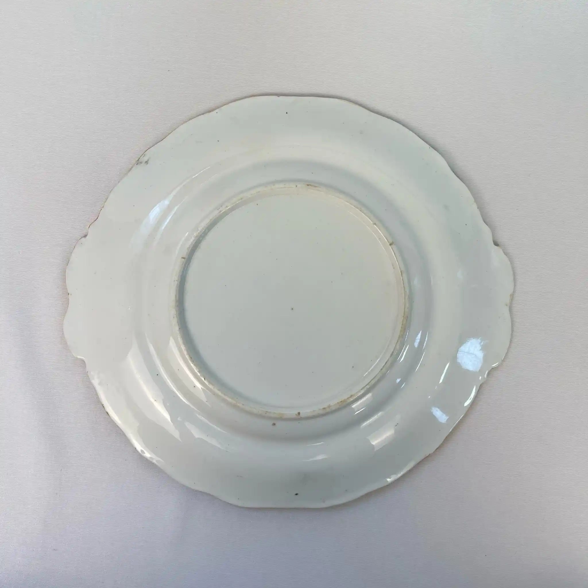 【アンティーク】 プレート(皿) / ビクトリアン様式 / 19世紀 / イギリス / Famille Rose(ファミーユ・ローズ)モチーフ 取っ手付き